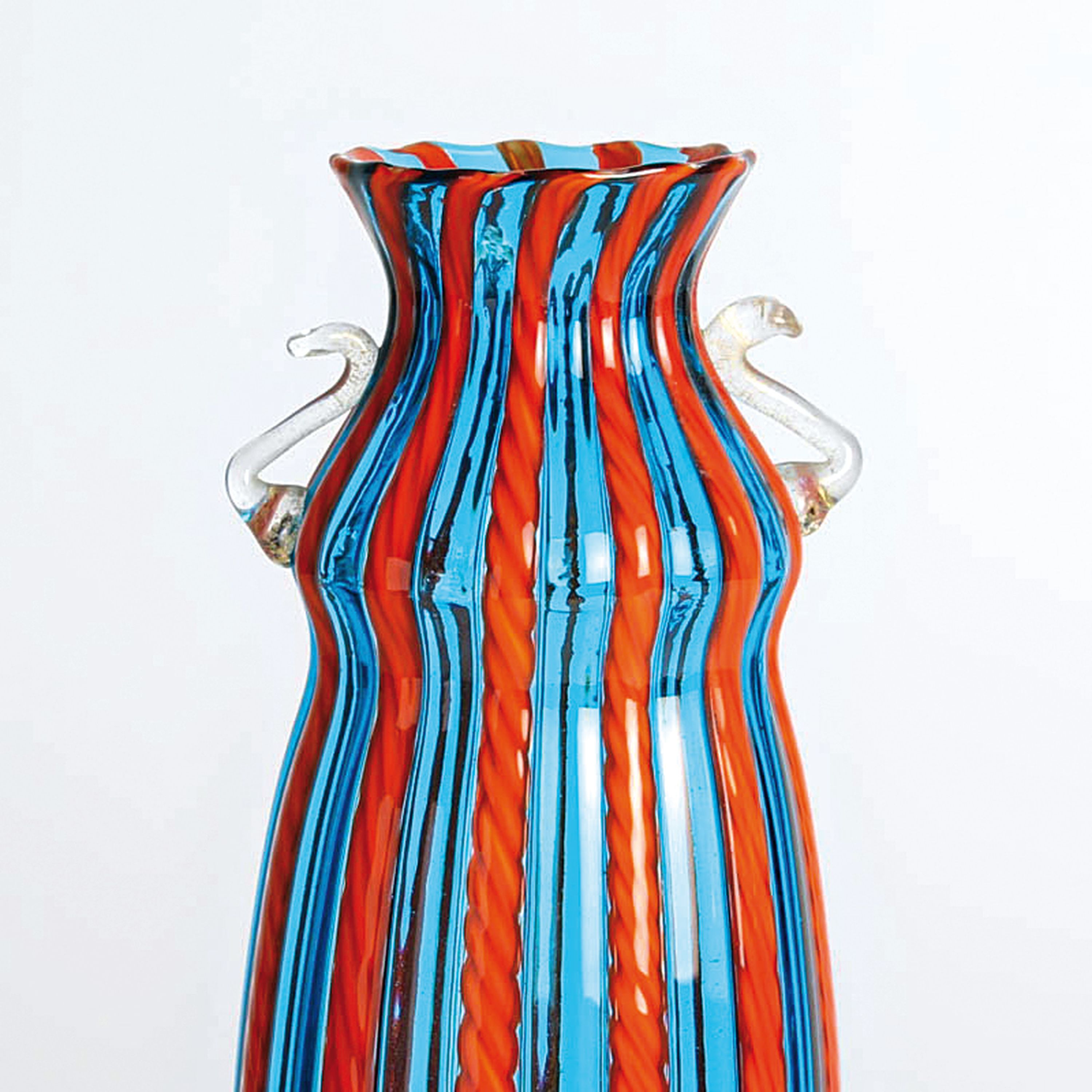 Detail c: 4 Zanfirico-Vasen in blauem Kolorit, Fratelli Toso, Murano, 1960-70, farbloses Glas in blauer Zanfirico-Technik, tlw. mit Herstelleretiketten, H. ...