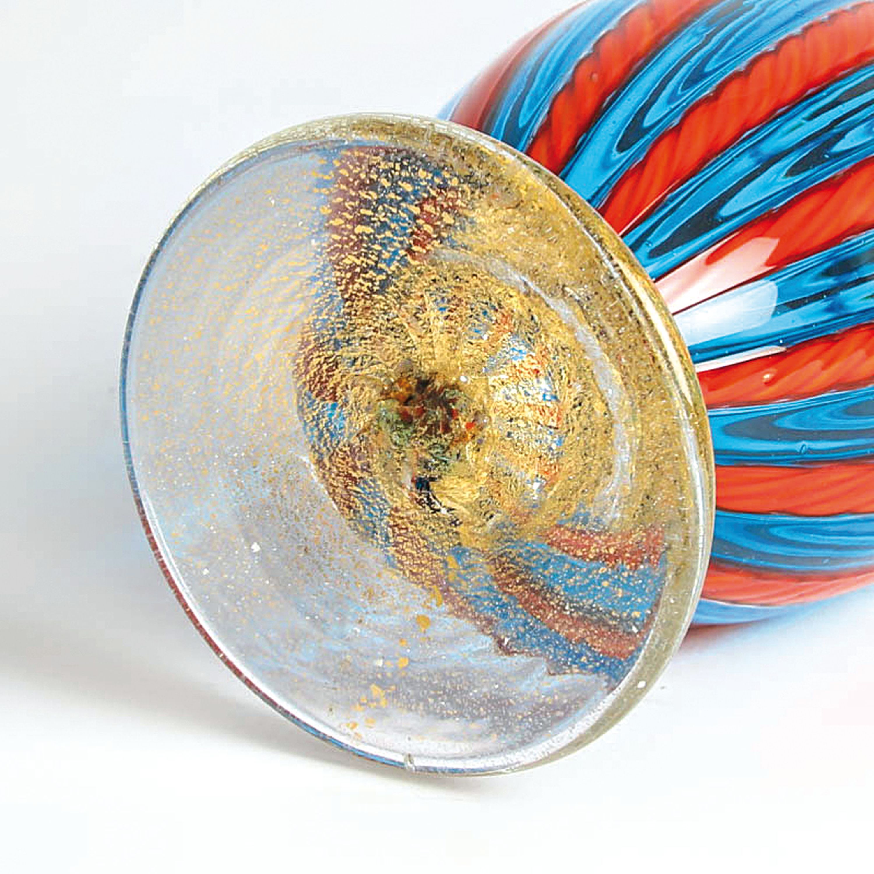 Detail e: 4 Zanfirico-Vasen in blauem Kolorit, Fratelli Toso, Murano, 1960-70, farbloses Glas in blauer Zanfirico-Technik, tlw. mit Herstelleretiketten, H. ...