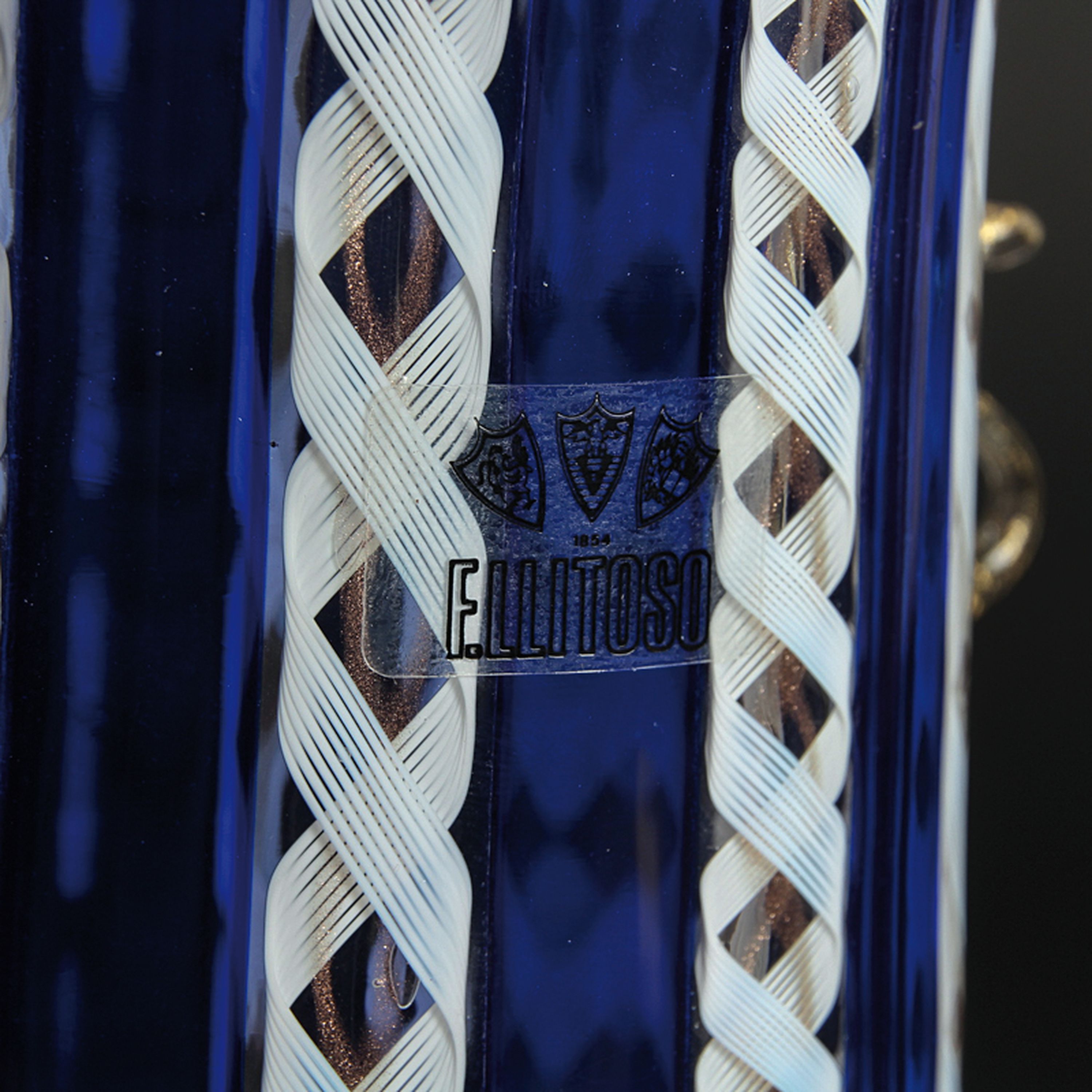 Detail g: 3 Zanfirico-Vasen in blau-weiß, Fratelli Toso, Murano, 1960-70, farbloses Glas, gedrehte weiße und blaue eingeschmolzene Glasstäbe, ...