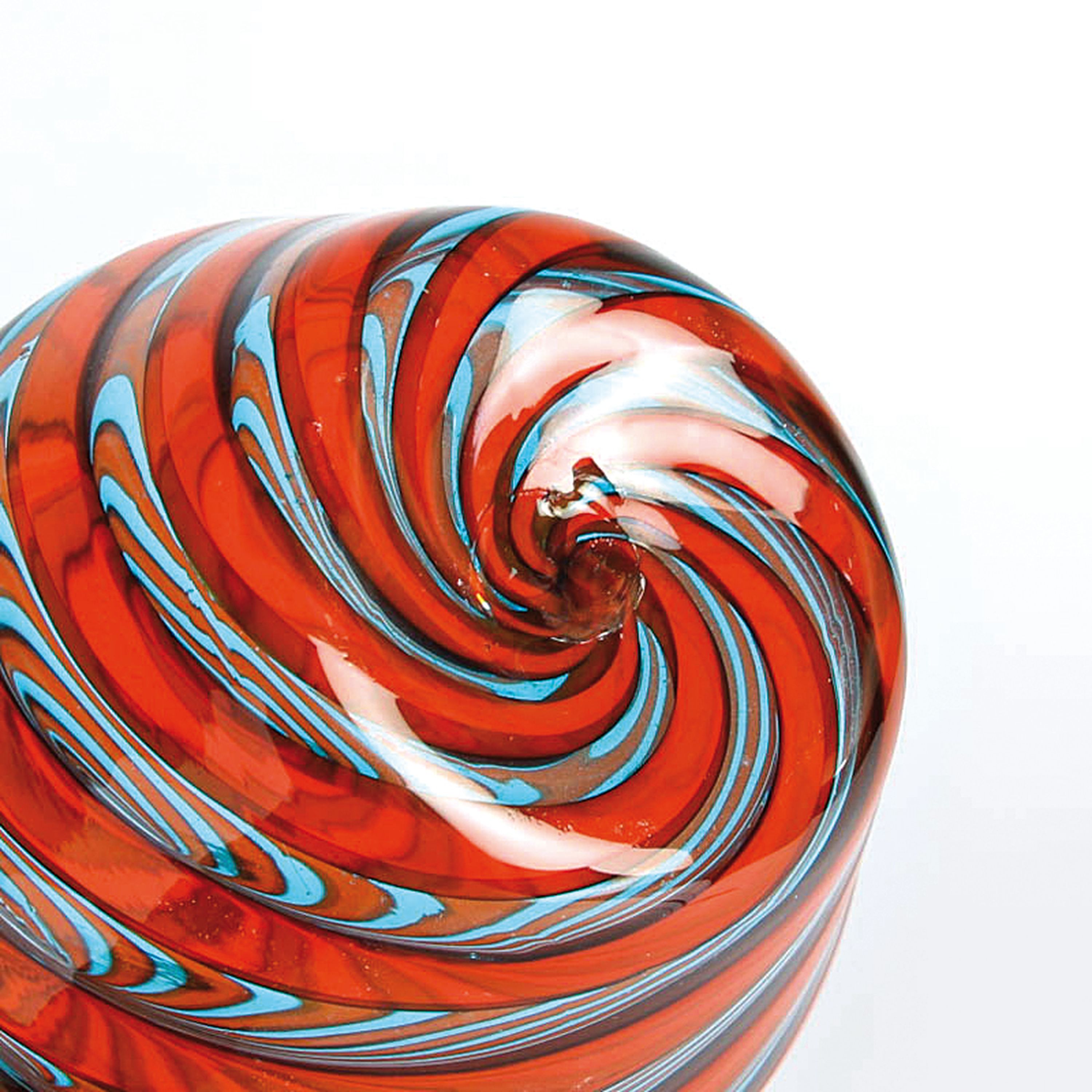 Detail e: 4 Glasvasen, Fratelli Toso, Murano, 1960-70, farbloses Glas, rot, schwarz und orangefarbene Fadeneinschmelzungen, H. 15-23 cm