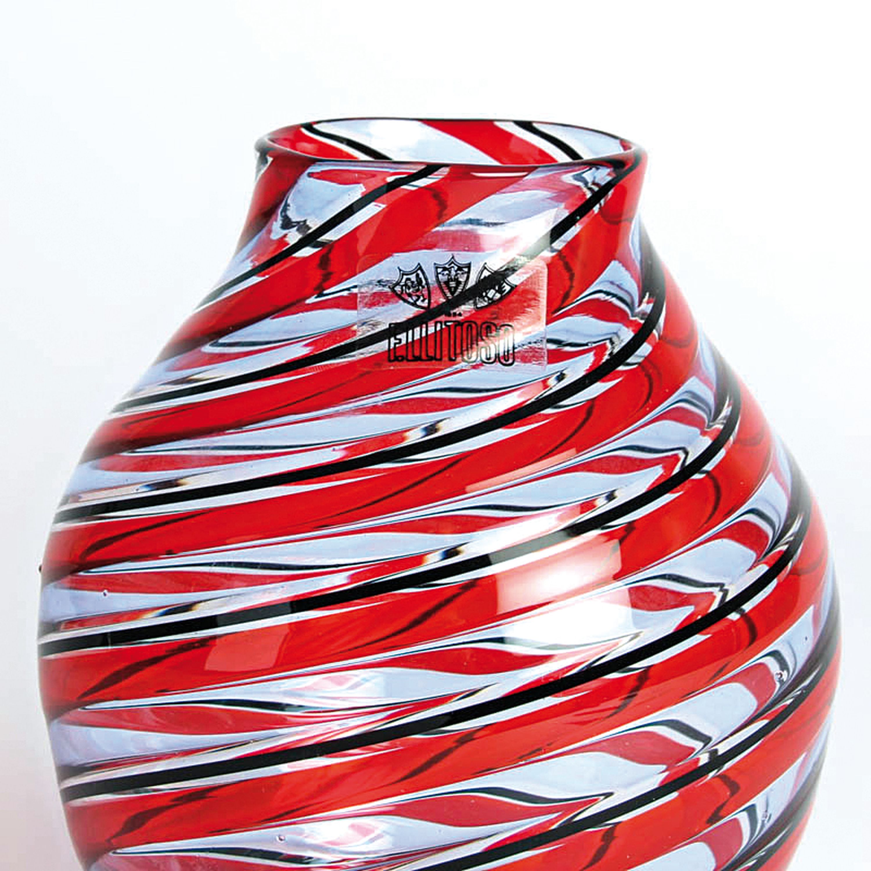 Detail g: 4 Glasvasen, Fratelli Toso, Murano, 1960-70, farbloses Glas, rot, schwarz und orangefarbene Fadeneinschmelzungen, H. 15-23 cm