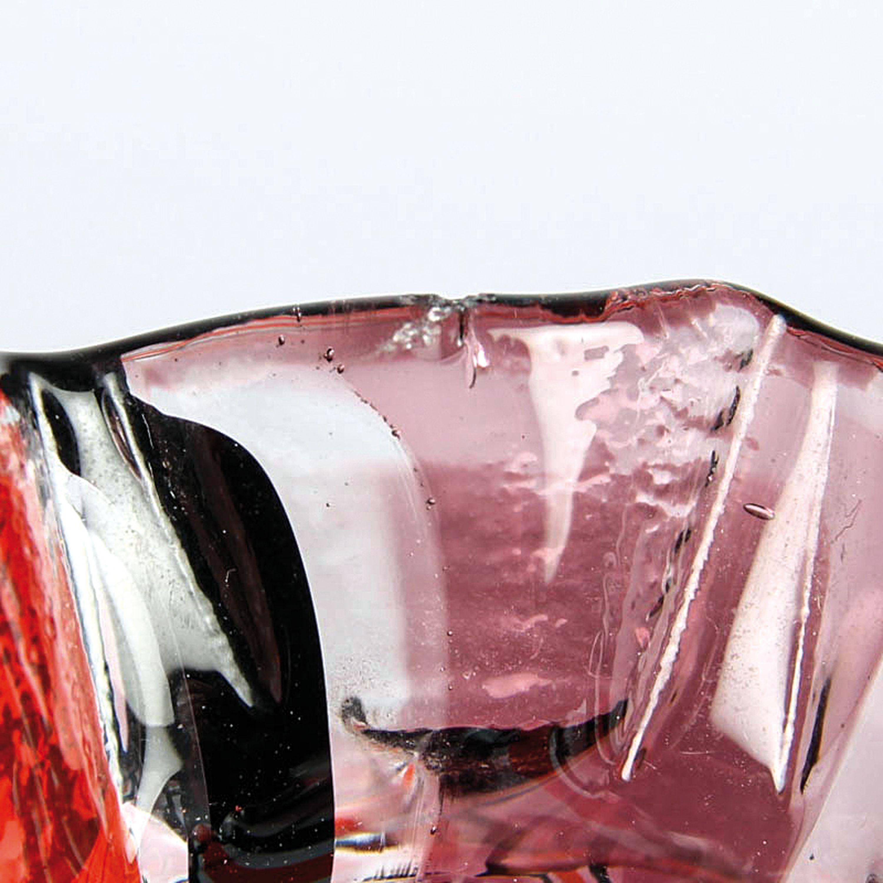 Detail l: 4 Glasvasen, Fratelli Toso, Murano, 1960-70, farbloses Glas, rot, schwarz und orangefarbene Fadeneinschmelzungen, H. 15-23 cm