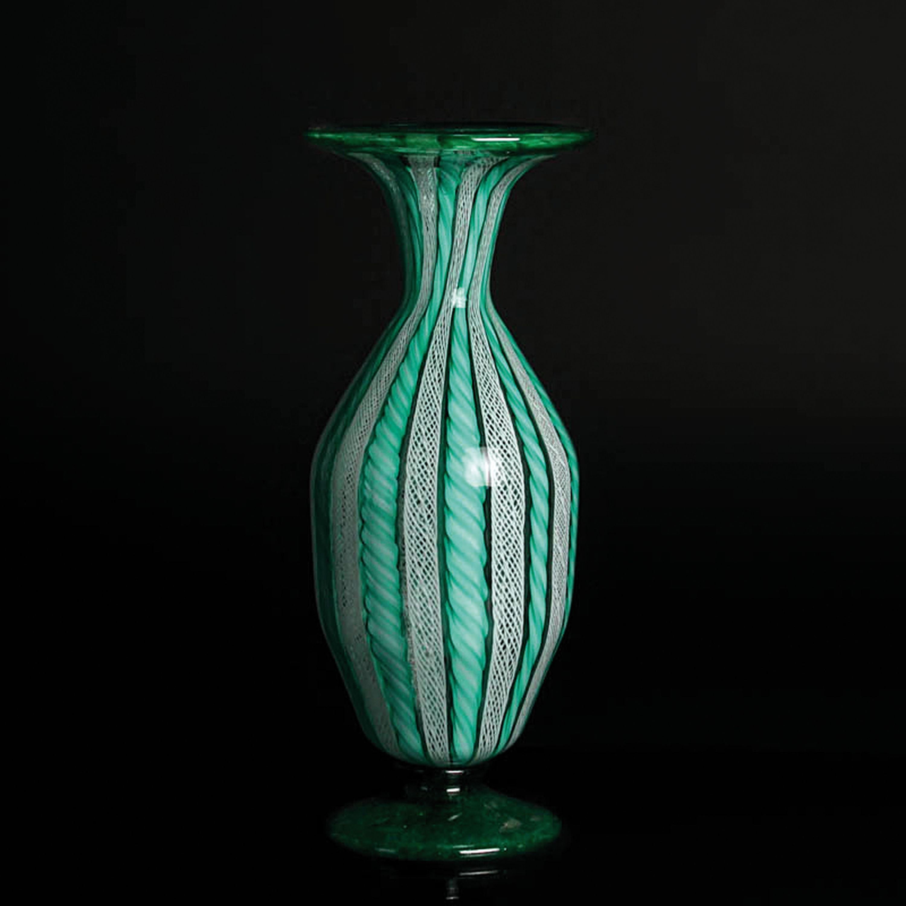 Detail c: 4 Zanfirico-Vasen in grünem Kolorit, Fratelli Toso, Murano, 1960-70, farbloses Glas, weiße gedrehte und grün-türkisfarbene Fadeneinschmelzungen, ...