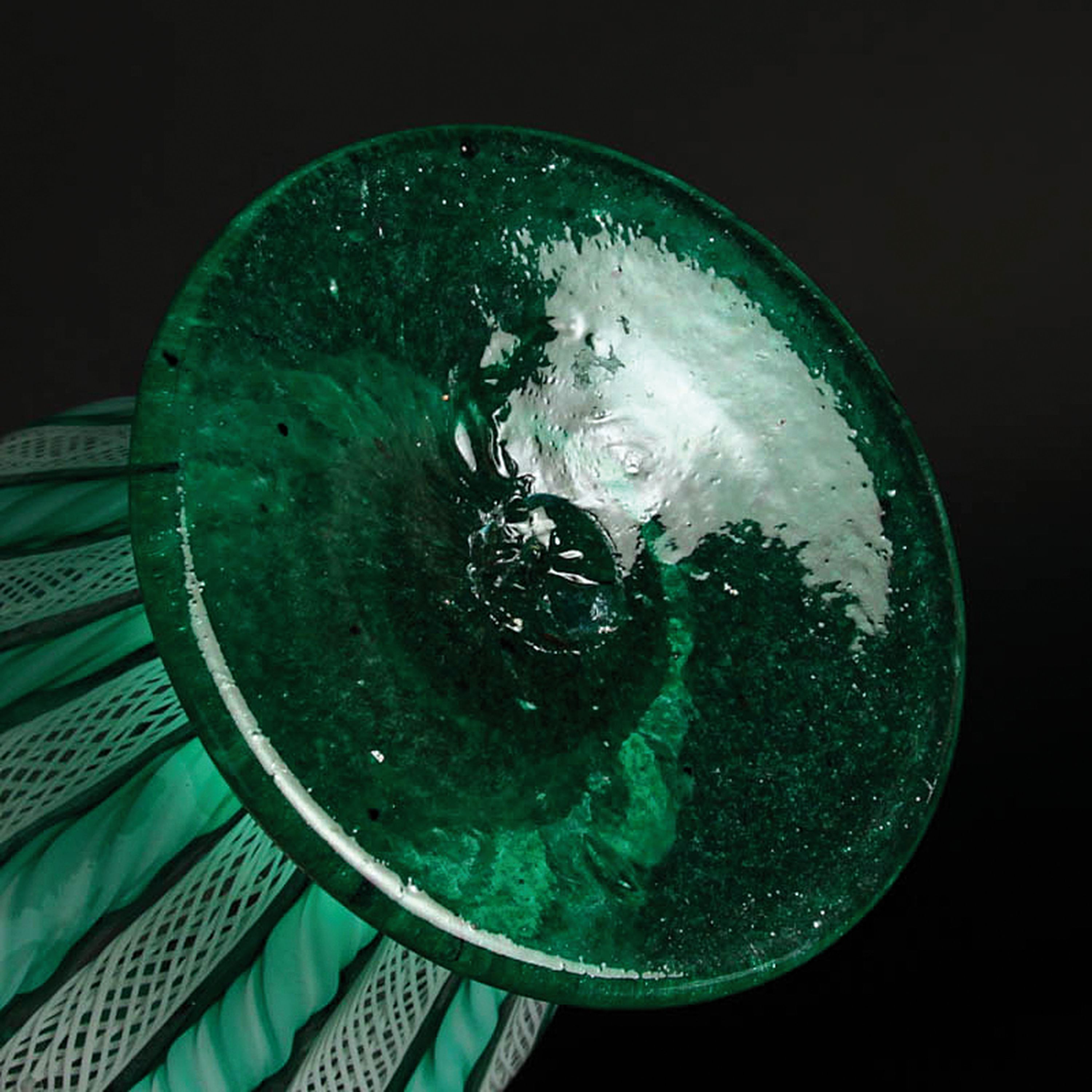 Detail l: 4 Zanfirico-Vasen in grünem Kolorit, Fratelli Toso, Murano, 1960-70, farbloses Glas, weiße gedrehte und grün-türkisfarbene Fadeneinschmelzungen, ...
