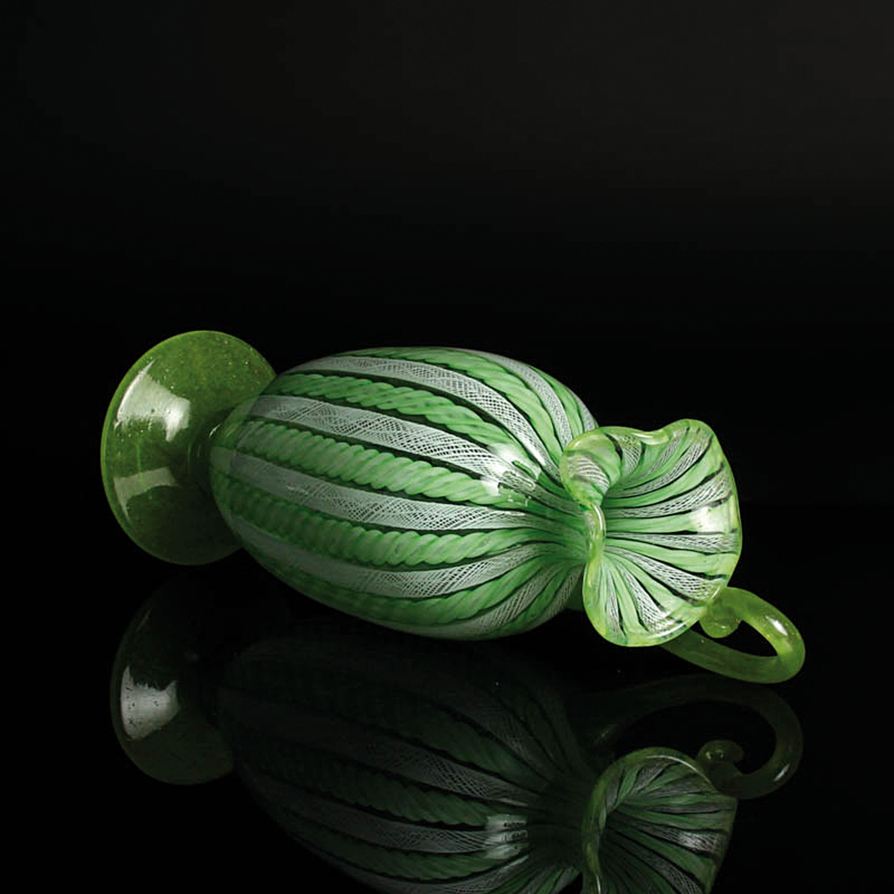 Detail m: 4 Zanfirico-Vasen in gelb-grünem Kolorit, Fratelli Toso, Murano, 1960-70, farbloses Glas, weiße und gelb-grünfarbene gedrehte Fadeneinschmelzungen ...
