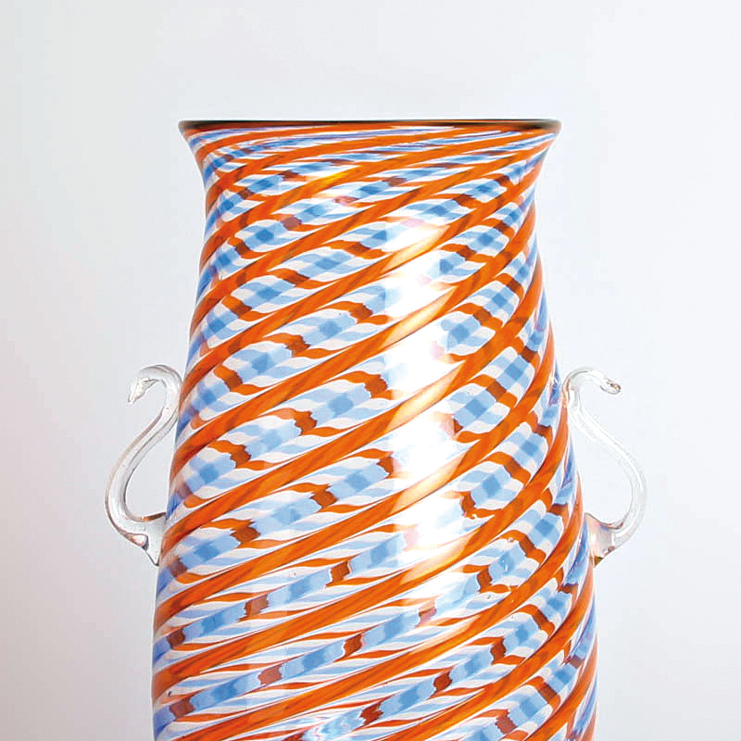 Detail a: Große a Canne-Vase, Fratelli Toso, Murano, 1960-70, farbloses Glas, blaue und orangefarbene Fadeneinschmelzungen in spiralförmigem Verlauf in a ...