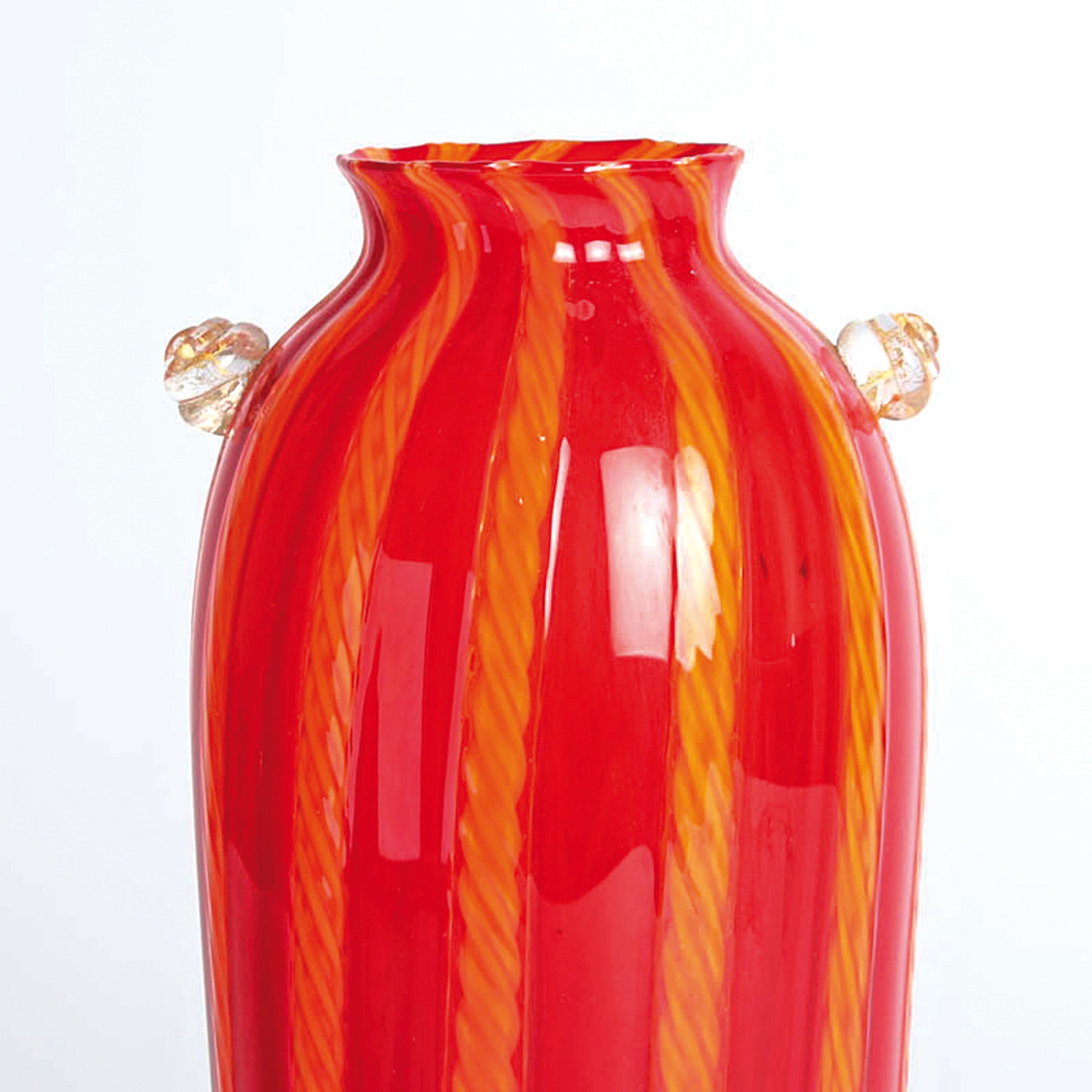 Detail m: 4 zanfirico-Vasen in rotem Kolorit, Fratelli Toso, Murano, 1960-70, farbloses Glas, rote, orangefarbene und blaue Fadeneinschmelzungen in ...