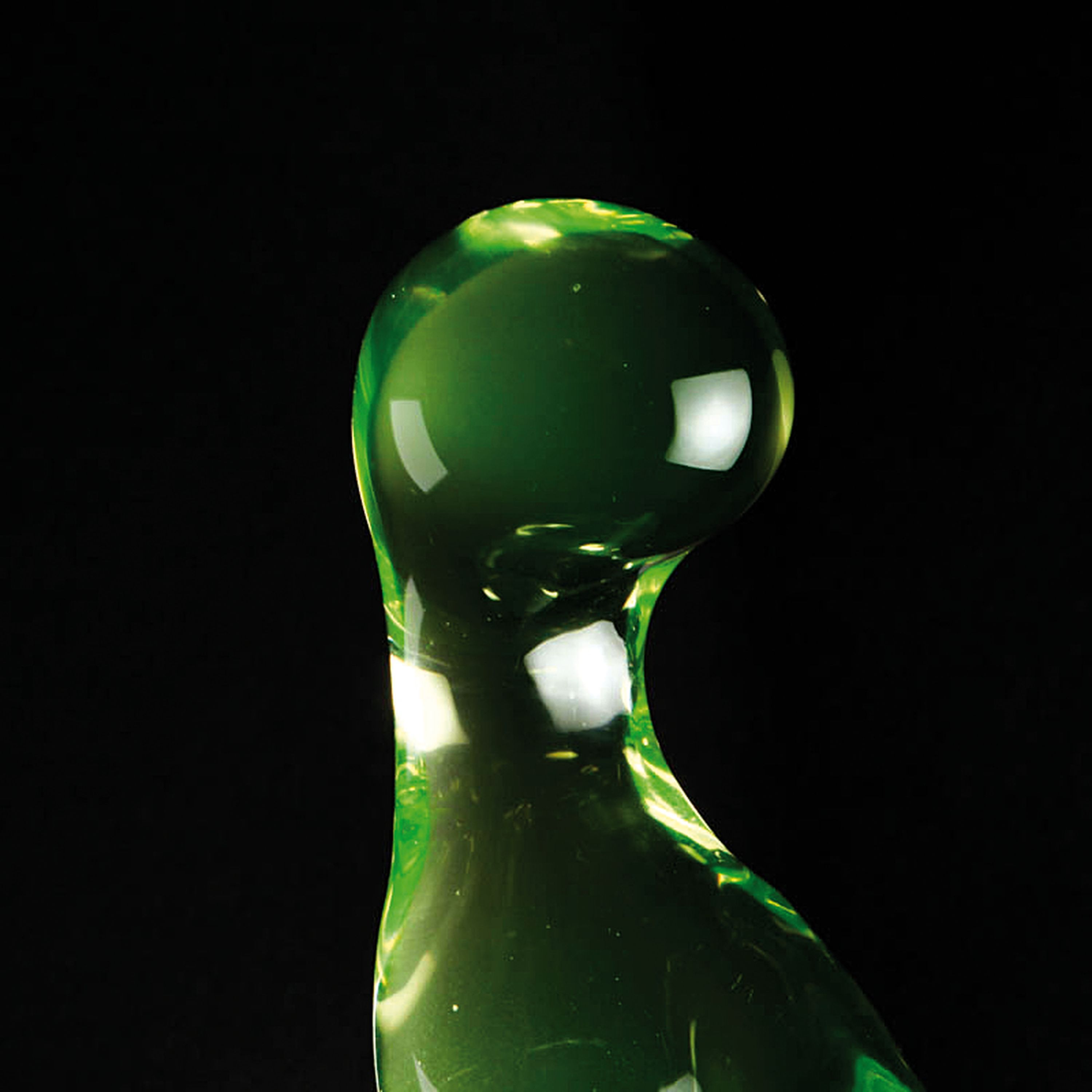 Detail e: Uranglasskulptur, Ermanno Nason für Cenedese, Murano, grünes Vaselin- bzw. Uranglas, abstrakte weibliche Figur, H. 40 cm