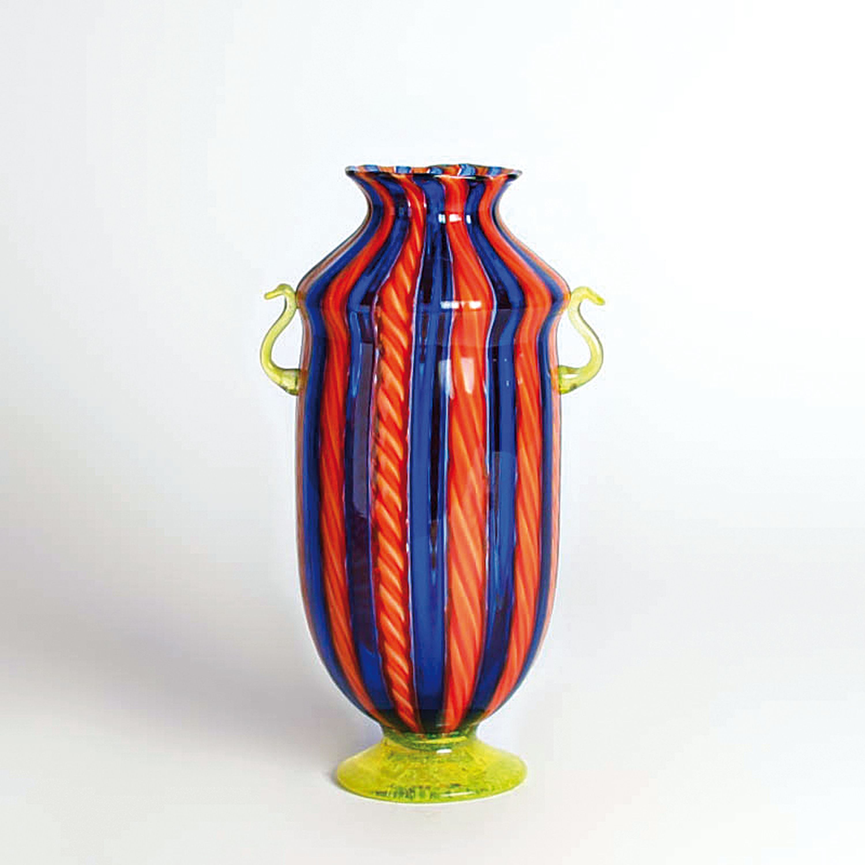 Detail a: 3 Zanfirico-Vasen, Fratelli Toso, Murano, 1960-70, farbloses Glas, verschiedenfarbige gedrehte Fadeneinschmelzungen in zanfirico -Technik, H. 24 cm