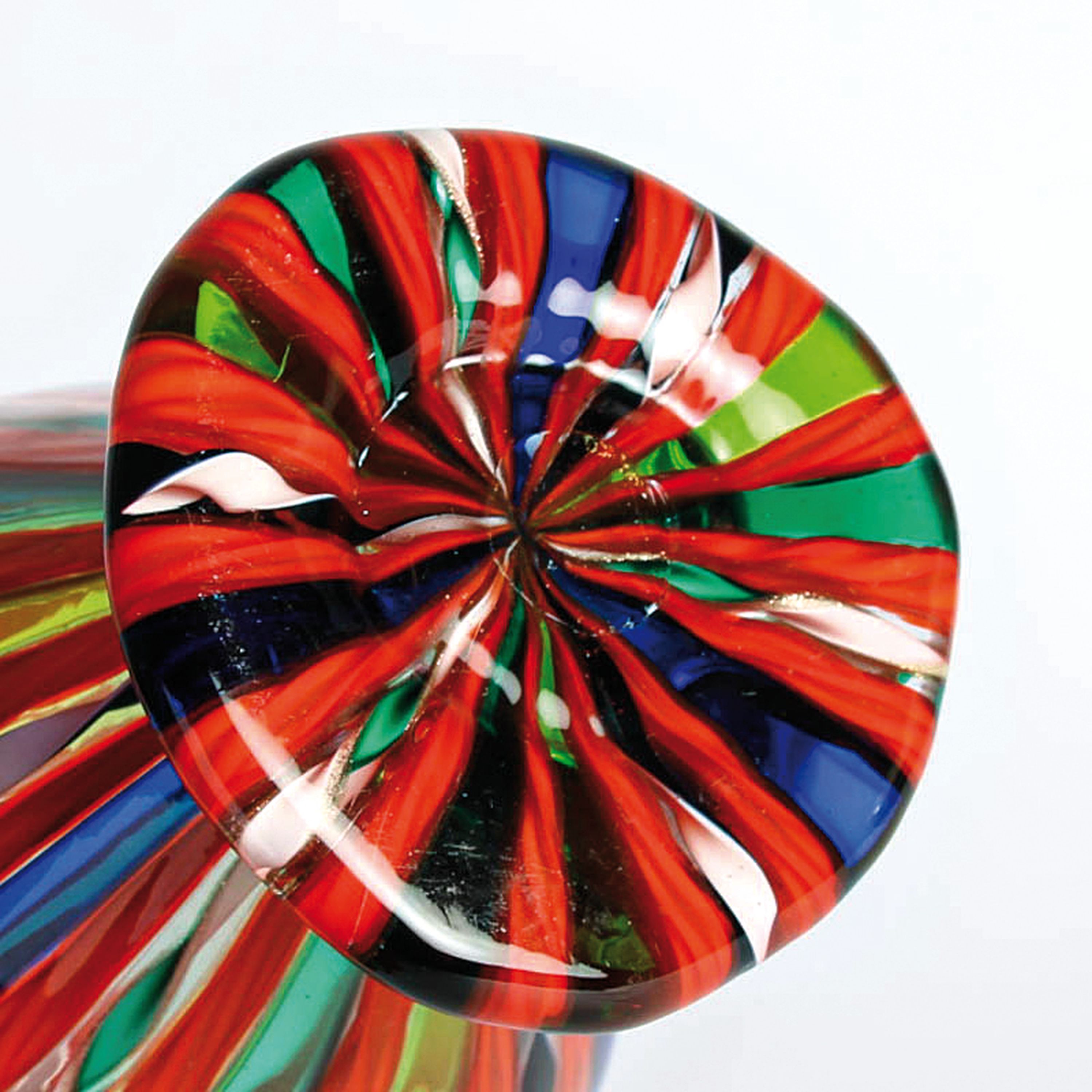 Detail h: 3 Zanfirico-Vasen, Fratelli Toso, Murano, 1960-70, farbloses Glas, verschiedenfarbige gedrehte Fadeneinschmelzungen in zanfirico -Technik, H. 24 cm