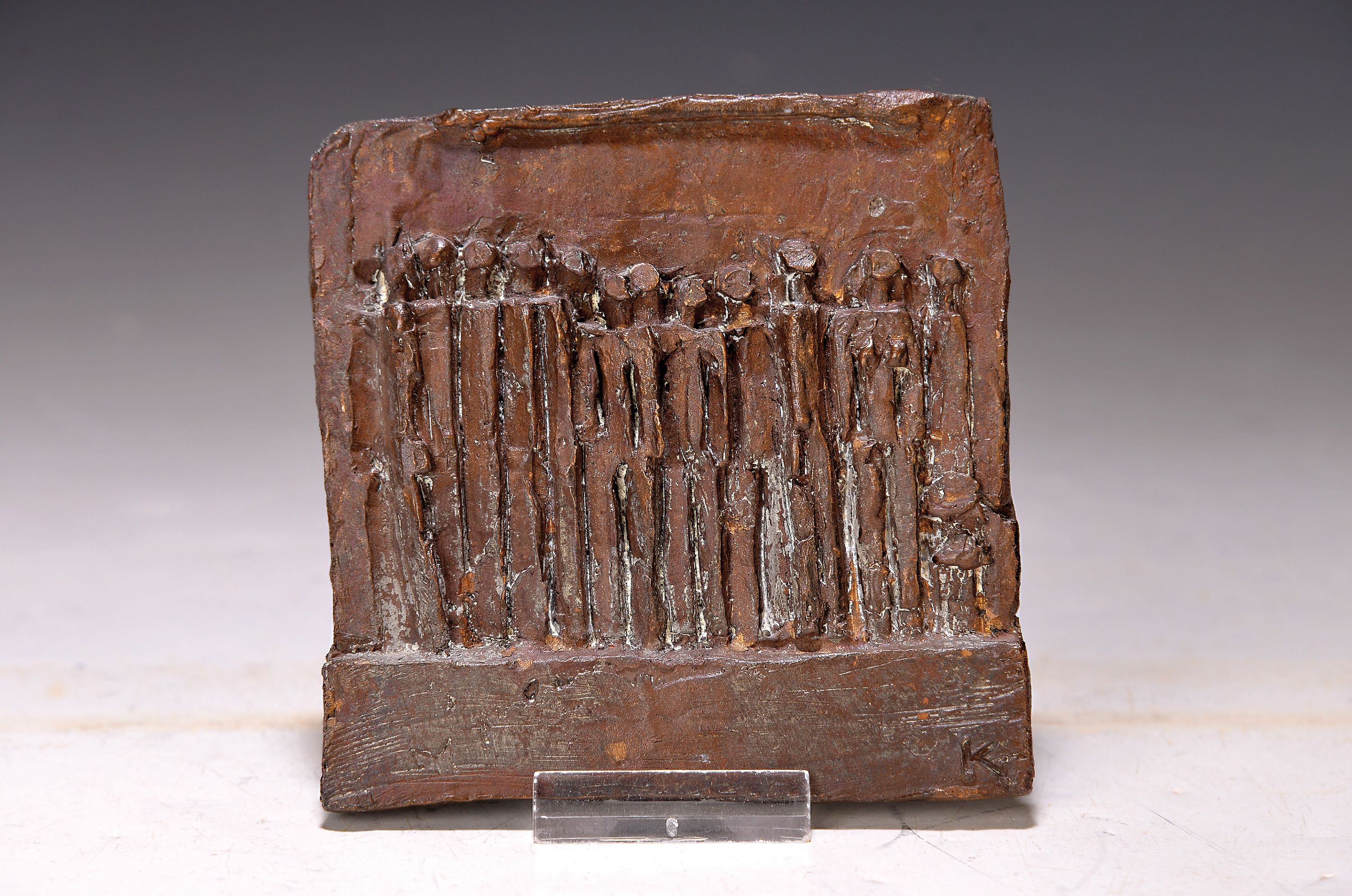 Detail k: Manfred Kieselbach, 1935 Coburg - 2018, Mannheim, Relief, "Zusammentreffen" Bronze, ca. 11 x 10.5 cm, monogrammiert K