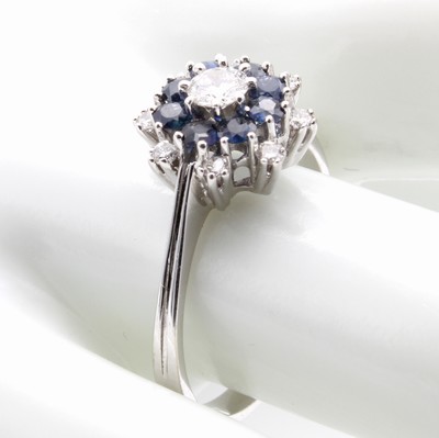 26921012a - Ring mit Saphiren und Brillanten, WG 585/000, Brill. zus. ca. 0.35 ct Weiß/si, RW ...