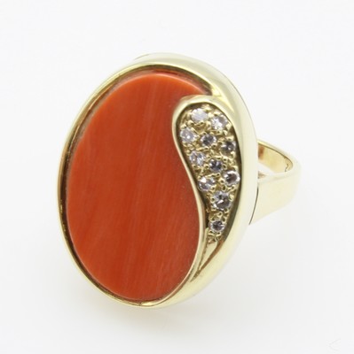 Image 26921018 - Ring mit Koralle und Diamanten, GG 585/000, Diam. zus. ca. 0.12 ct Weiß/si, ...