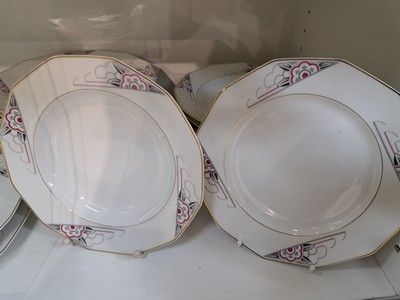 26921069e - Art-Deco-Speiseservice, Limoges Frankreich, 1920er Jahre, eckige Form, geometrischer ...