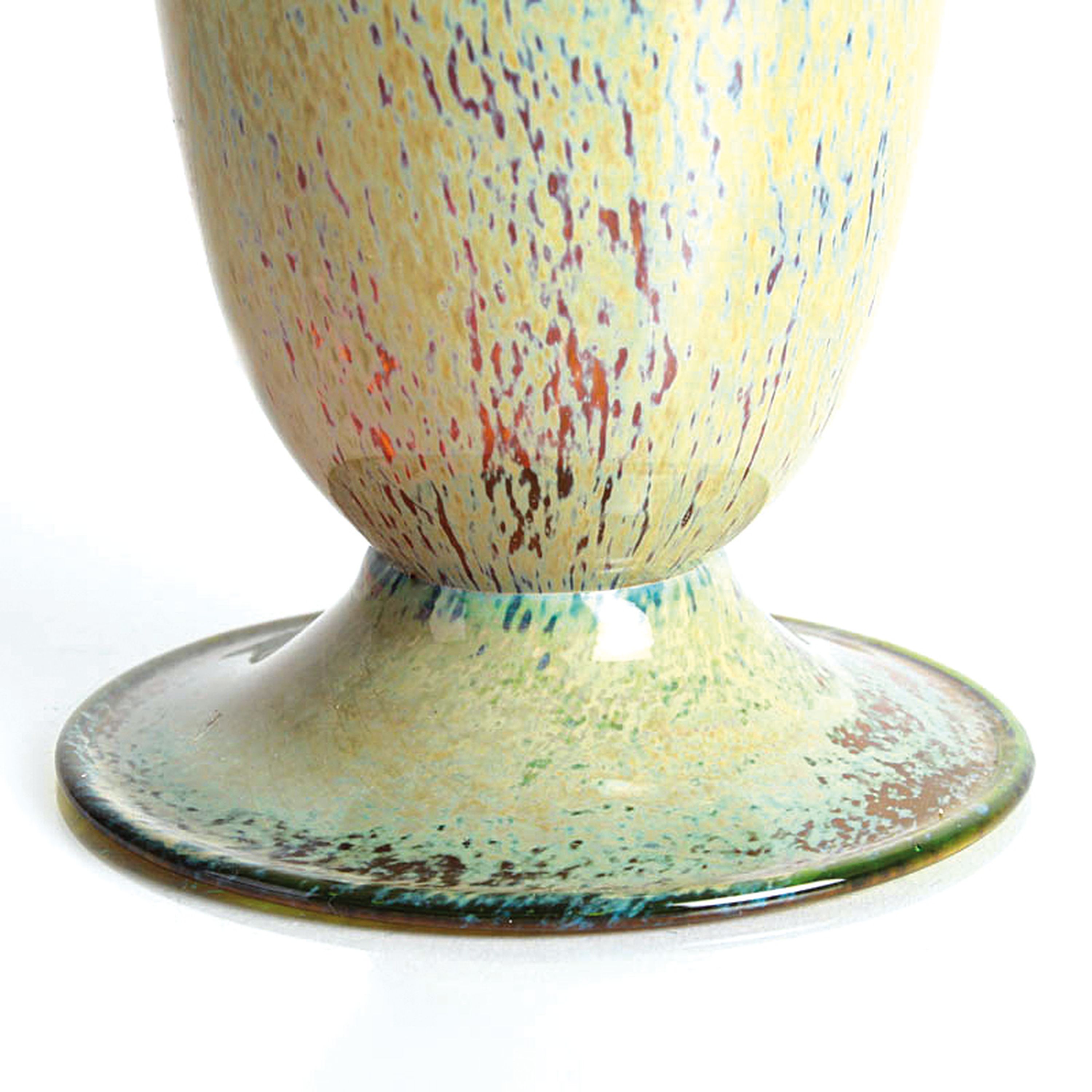 Detail b: Trichtervase, Cenedese, bernsteinfarben getöntes Glas, melierte Einschmelzungen in grau-gelb, H. 29 cm, signiert Cenedese