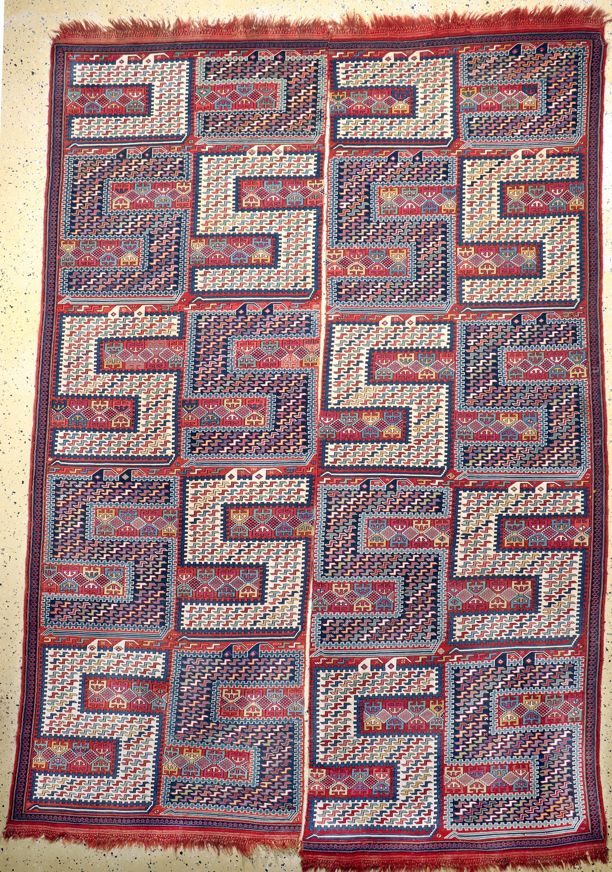 Sileh-Sumakh"Drachenmuster", antik, Kaukasus, um 1900, Wolle auf Wolle, ca. 310 x 215 cm, in Zwei Bahnen, EHZ: 2(kleine geflickte Stellen).