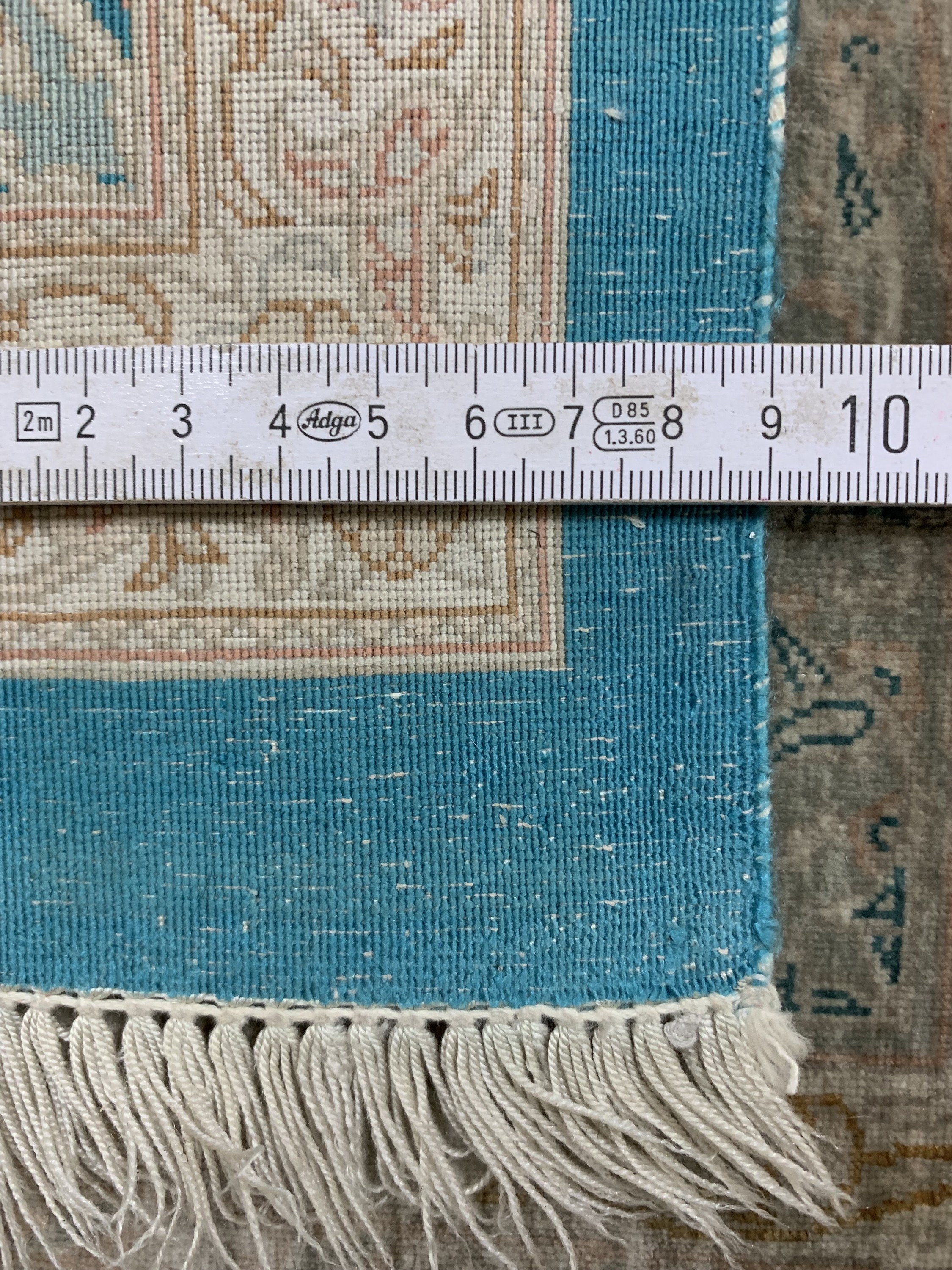 Detail f: Ghom Seide fein, Persien, Mitte 20.Jhd., reine Naturseide, ca. 196 x 190 cm, ca. 1,0 Mio. Kn/qm, EHZ: 2, Flecken, verblasst