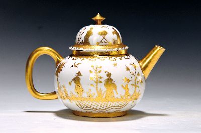 Image Frühe Teekanne mit "Goldchinesen", Meissen, um 1725, Porzellan, sog. ...