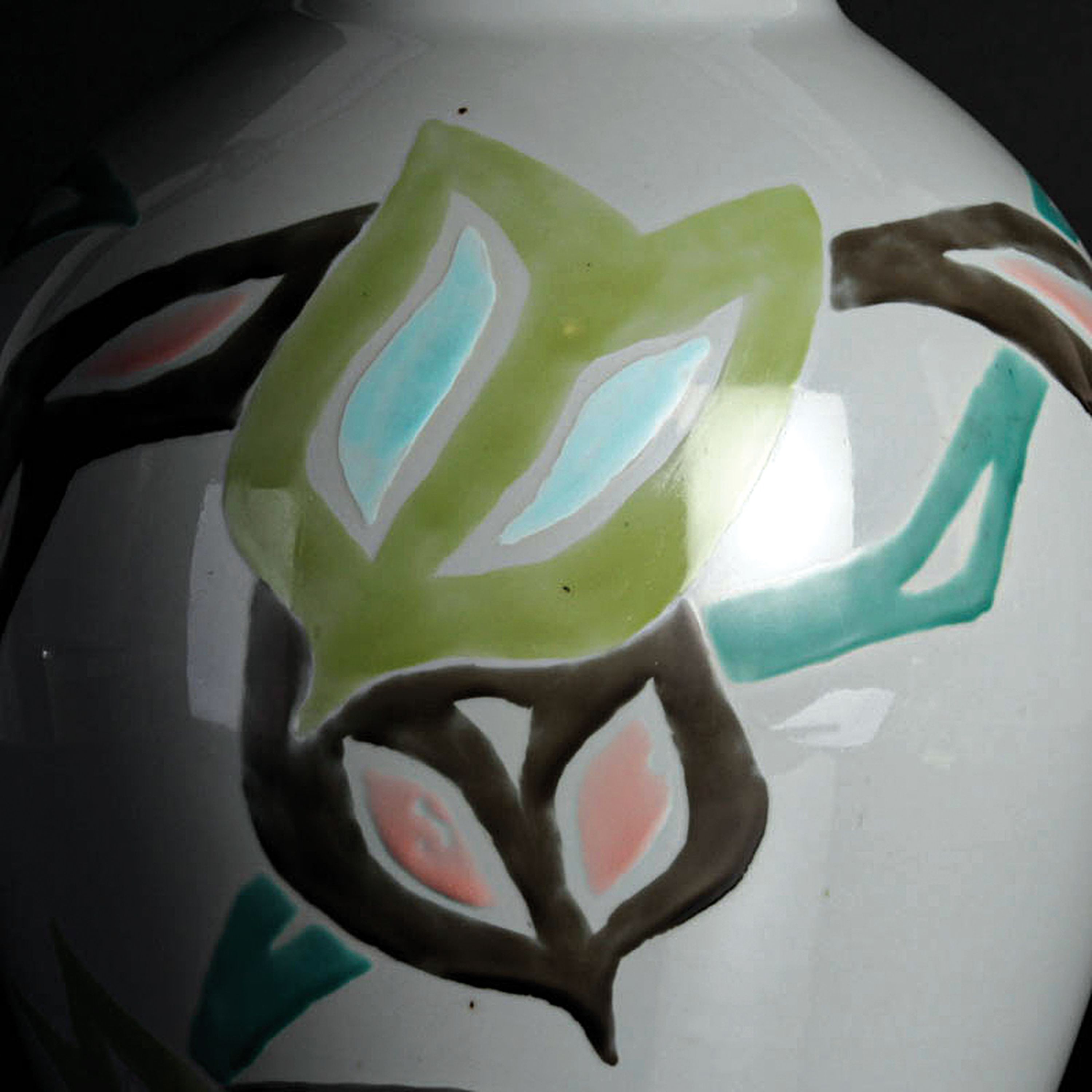 Detail a: Bodenvase, Royal Copenhagen, Entw. Helge Jensen, 1950/60er-Jahre, vielfarbiger abstrakter Dekor auf grauem Grund, H. 34 cm