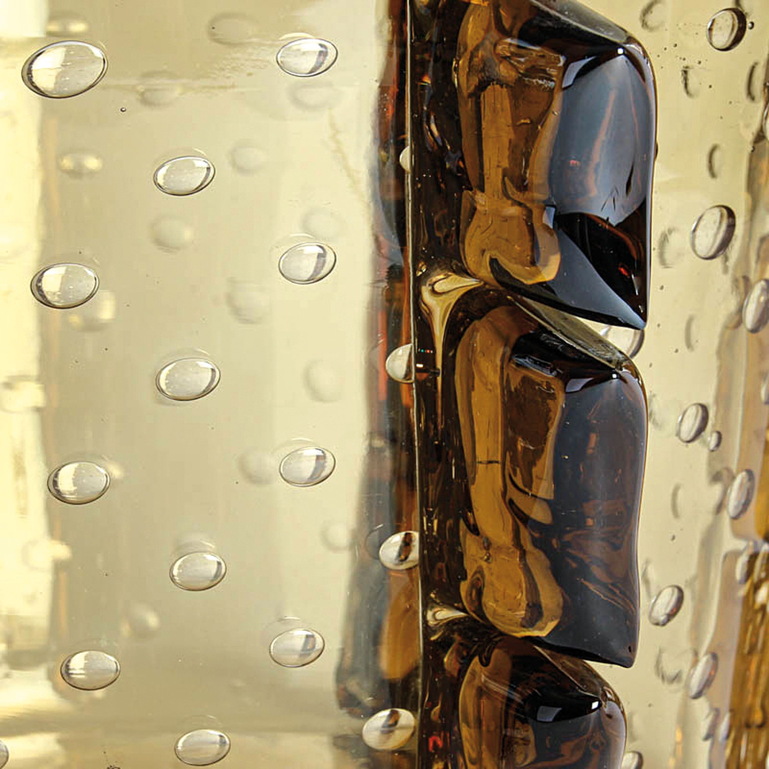 Detail c: Große Zierschale, Barovier & Toso, Murano, dickwandiges bernsteinfarbenes Glas, regelmäßig eingeschlossene Luftblasen, Aussenwandung mit 6 ...