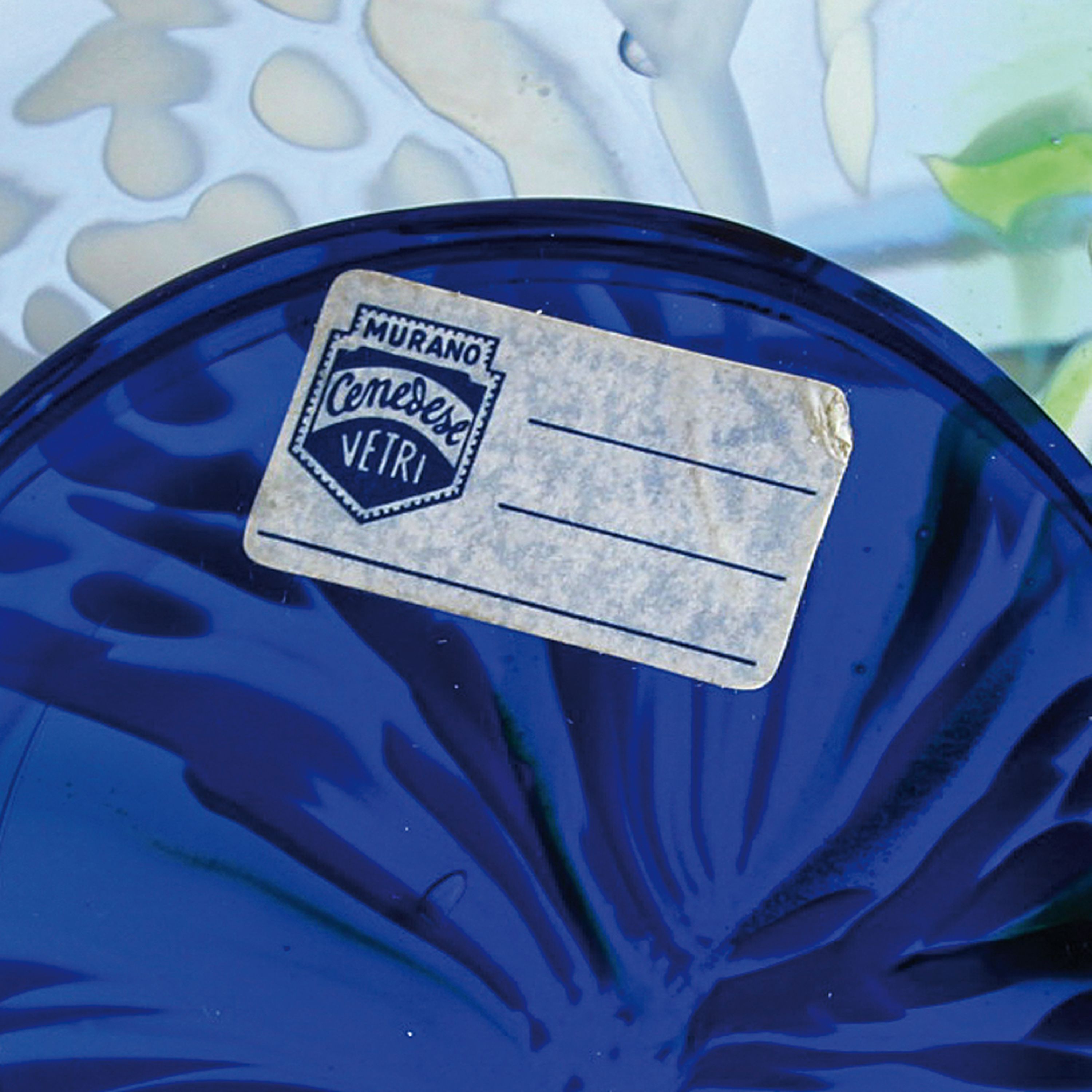 Detail e: Vetro a macchie-Schüssel, Cenedese, Murano, farbloses Glas, im Boden a macchie-Einschmelzungen in blau, D. 25 cm