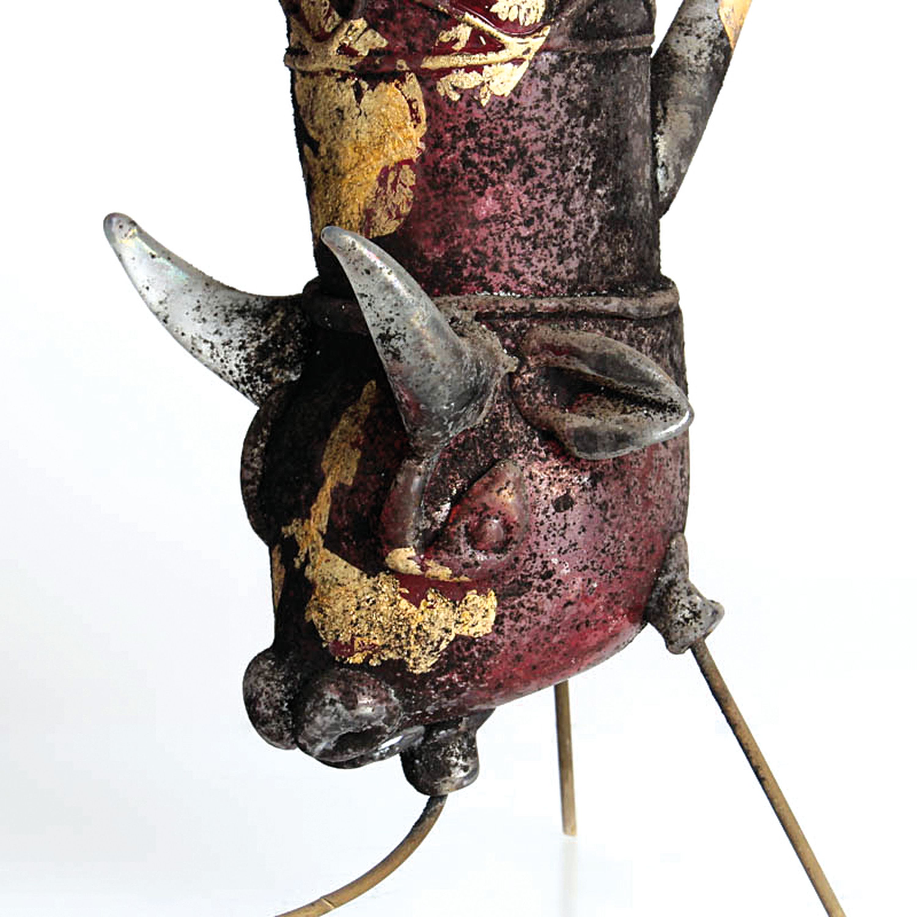 Detail a: Vetro a scavo-Gefäß, Ermanno Nason für Cenedese, Murano, 1963-72, violett getöntes Glas, Ruß und Goldpatina in vetro a scavo -Technik, stil. ...