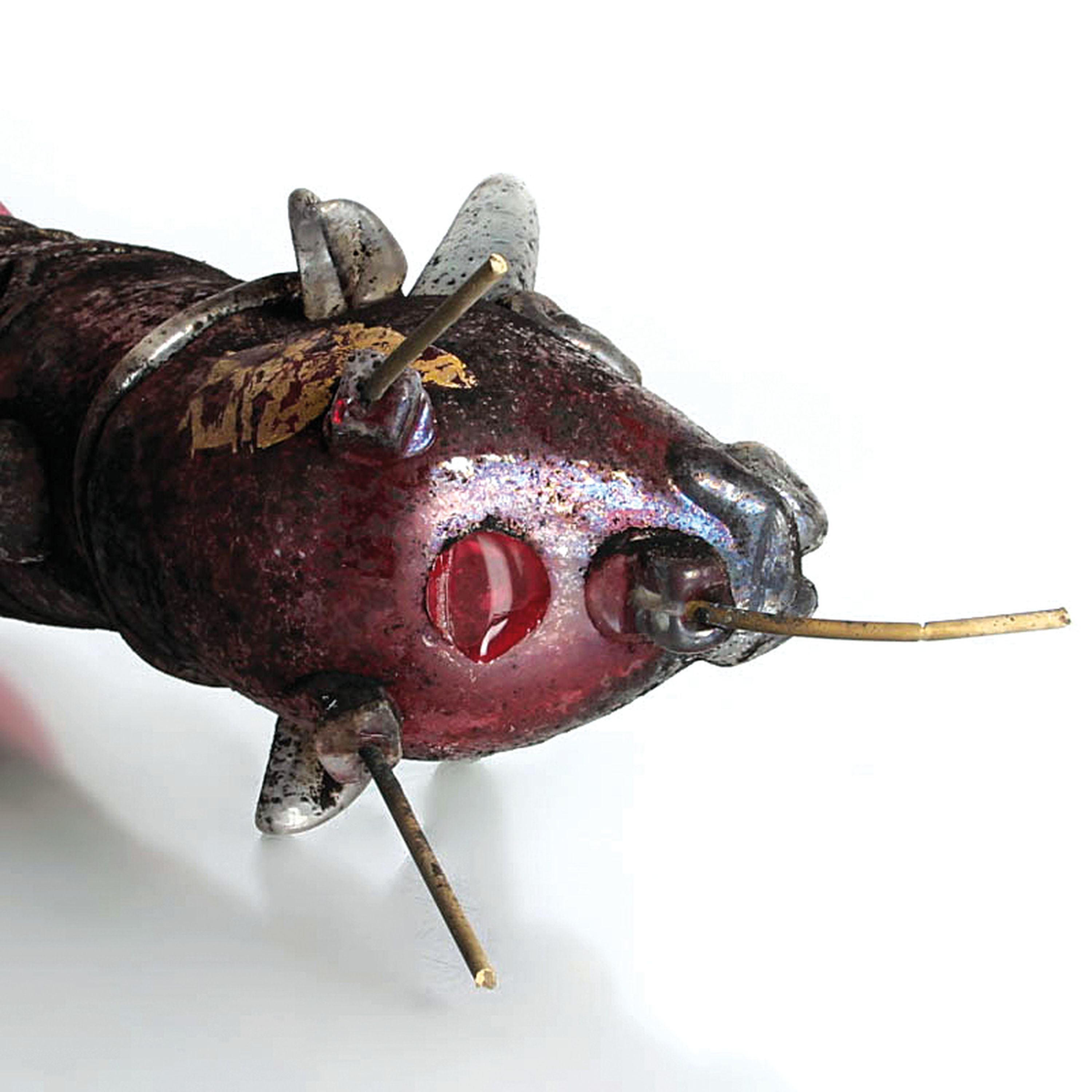 Detail h: Vetro a scavo-Gefäß, Ermanno Nason für Cenedese, Murano, 1963-72, violett getöntes Glas, Ruß und Goldpatina in vetro a scavo -Technik, stil. ...
