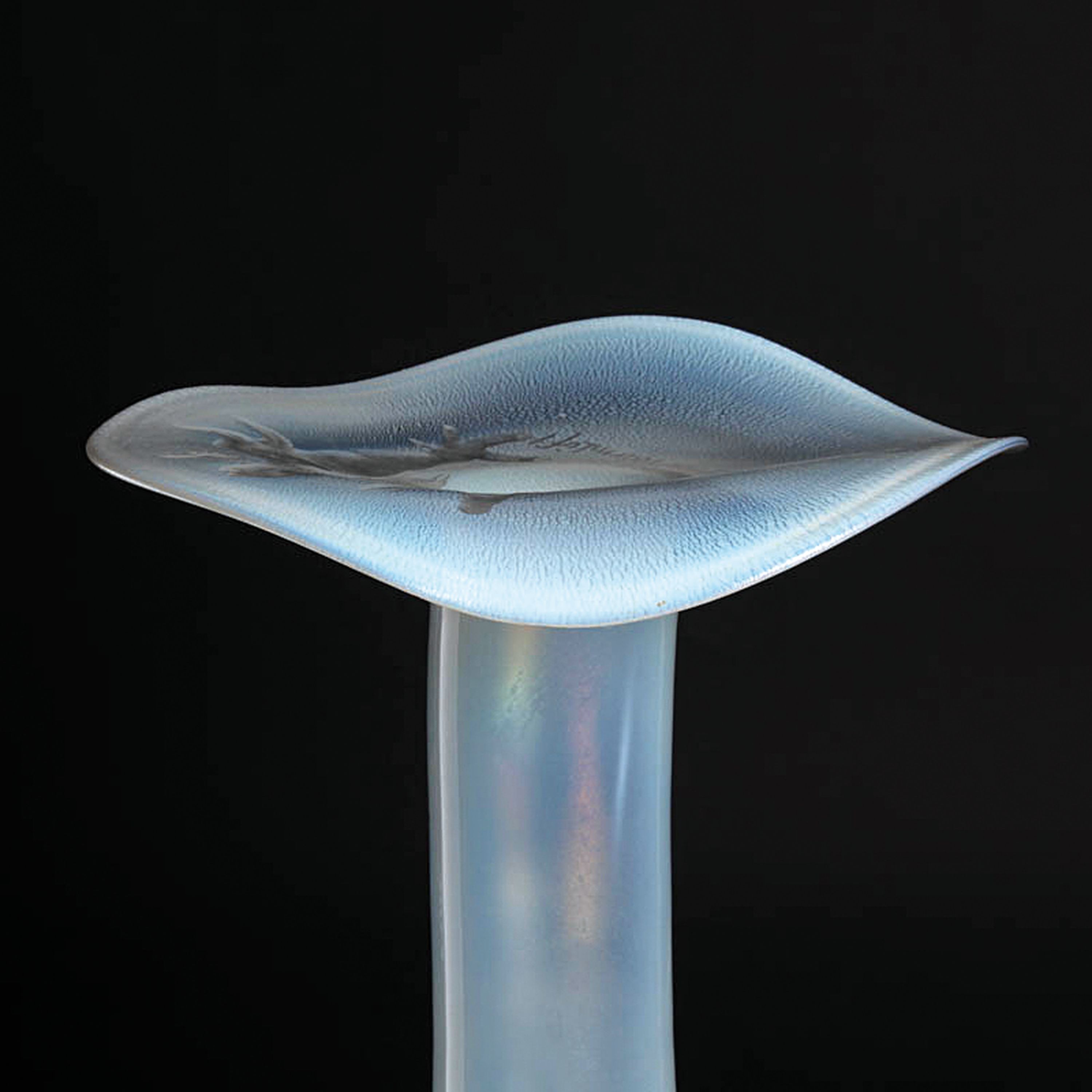 Detail b: Studioglasvase, Erwin Eisch, farbloses Glas, milchweiß überfangen, geschliffener Dekor bez. "Von Libido bis Warmluft", organische Form, ...