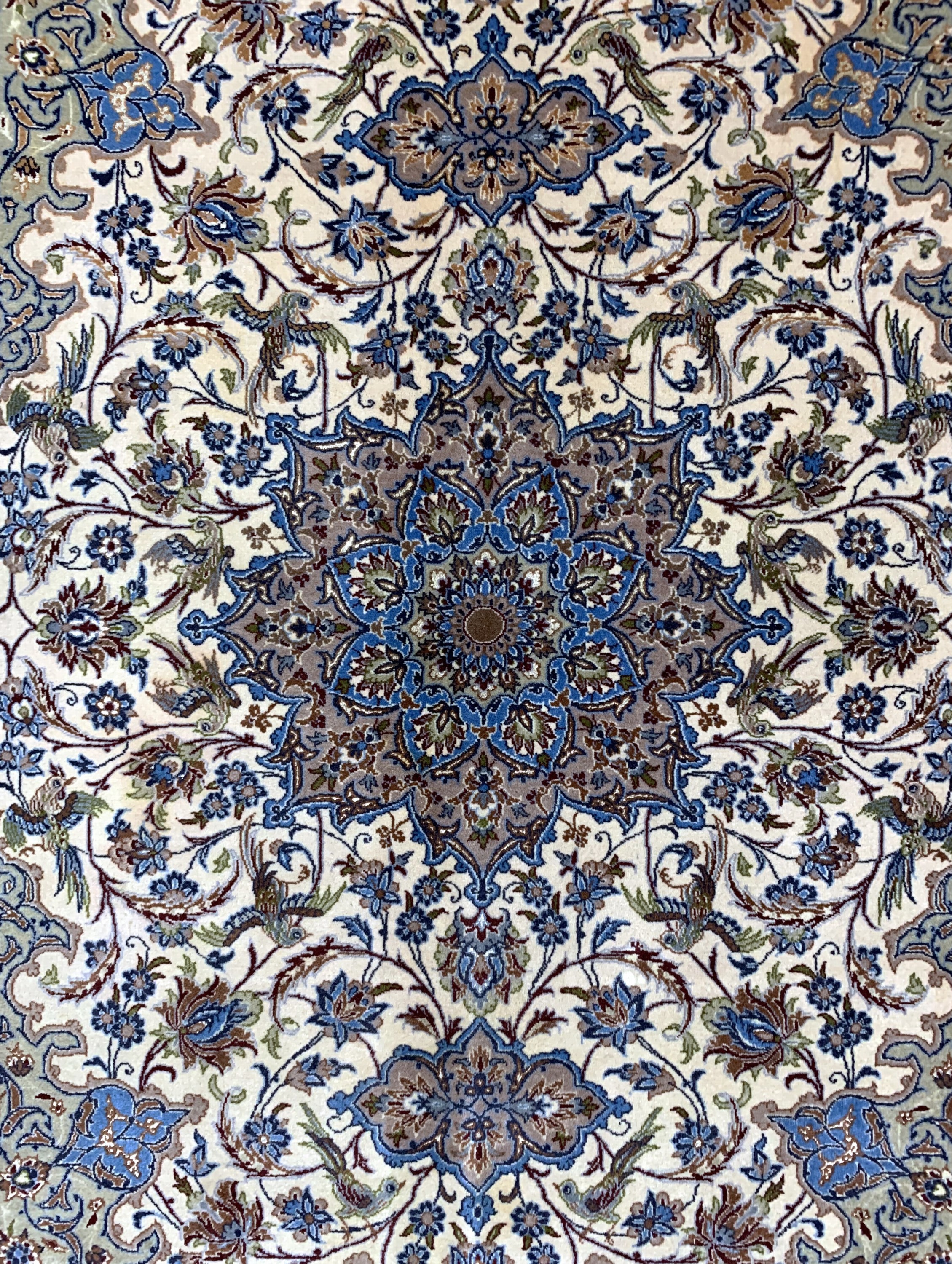 Detail b: Esfahan fein, Persien, Mitte 20.Jhd., Korkwolle mit und auf Seide, ca. 164 x 111 cm,ca. 1,0 Mio. Kn/qm, EHZ: 2, reinigungsbedürftig