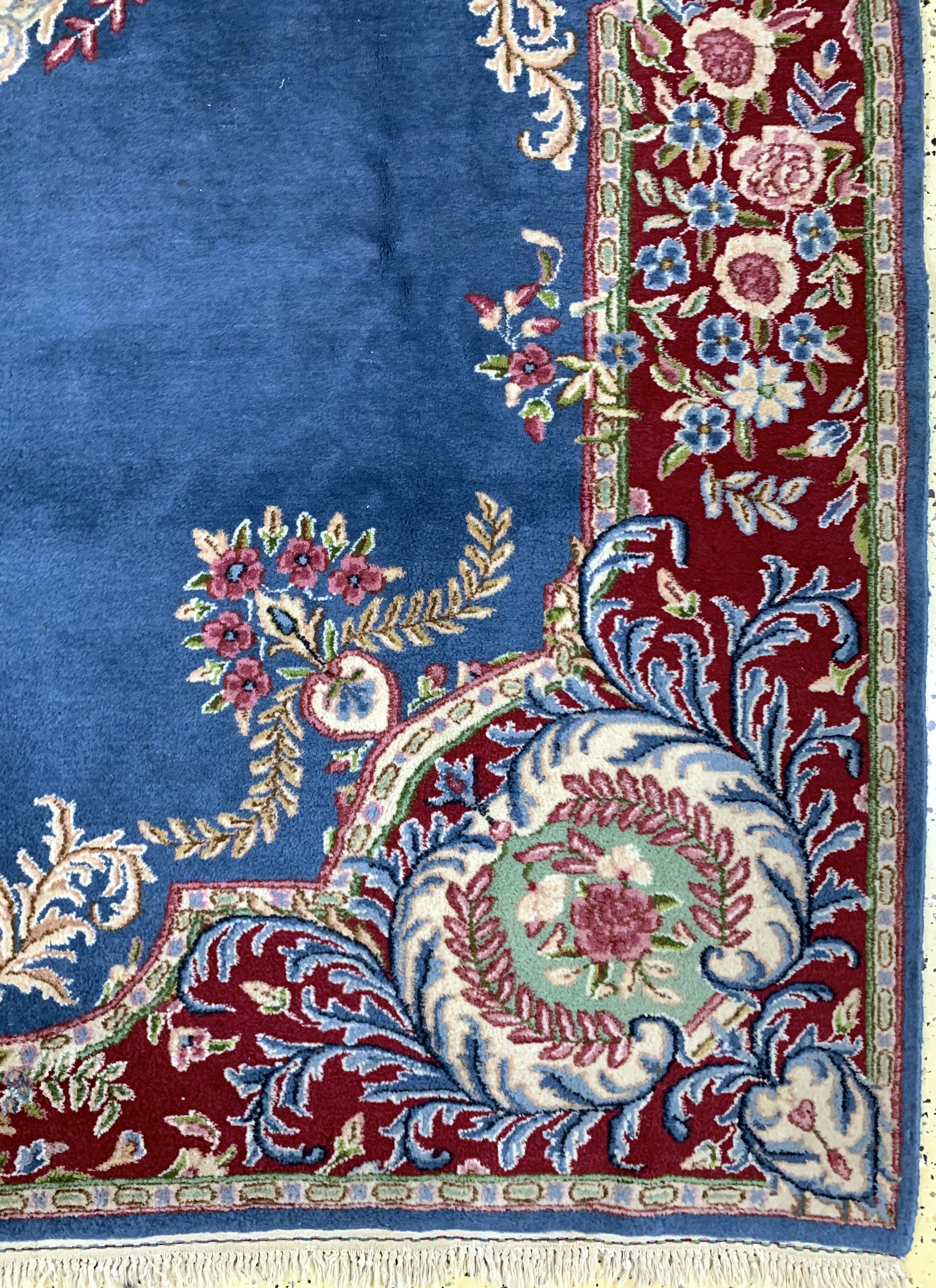 Detail a: Kerman sign.Talebi, Persien, Mitte 20.Jhd.,Wolle auf Baumwolle, ca. 260 x 195 cm, EHZ: 2,kleine Flecken