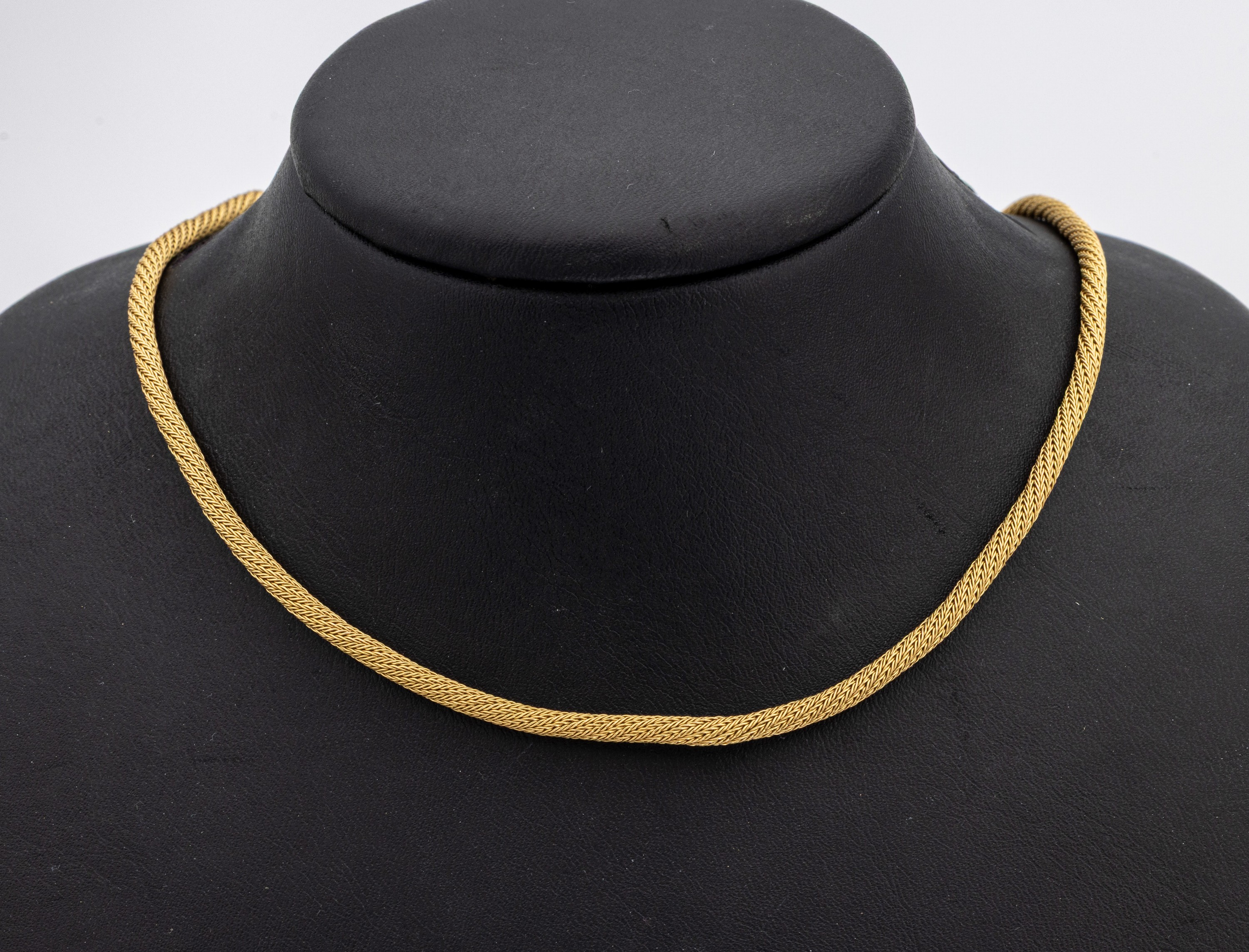 14 kt Gold Collier, GG 585/000, L. ca. 45 cm, Karabinerschließe, ca. 12.4 g, l. Gebr.- Spuren