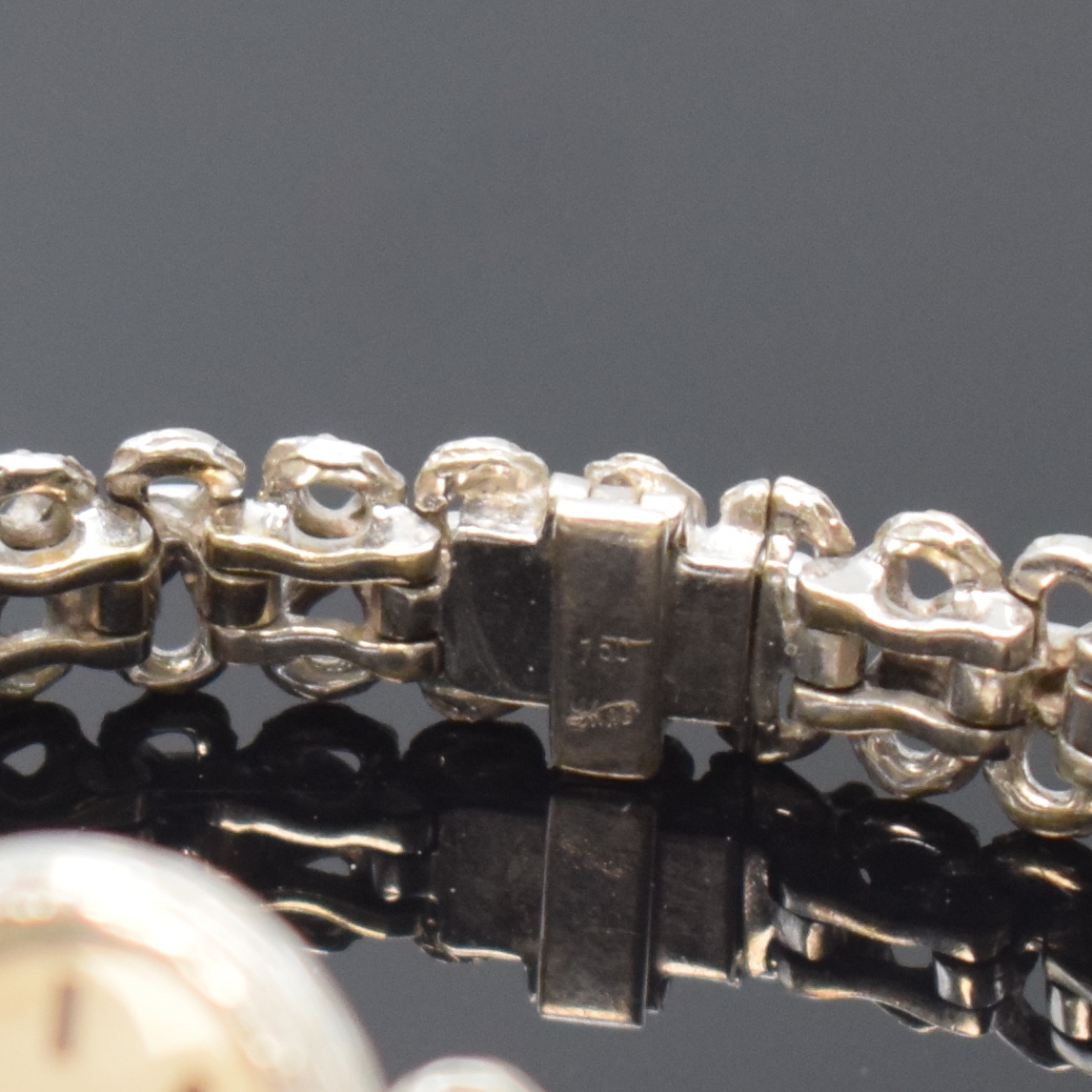 Detail b: Damenarmbanduhr bezeichnet CERTINA in WG 750/000 und 585/000, Handaufzug, Schweiz/Deutschland 1970er Jahre, ausgef. Geh. und Band in WG 750/000 mit ...