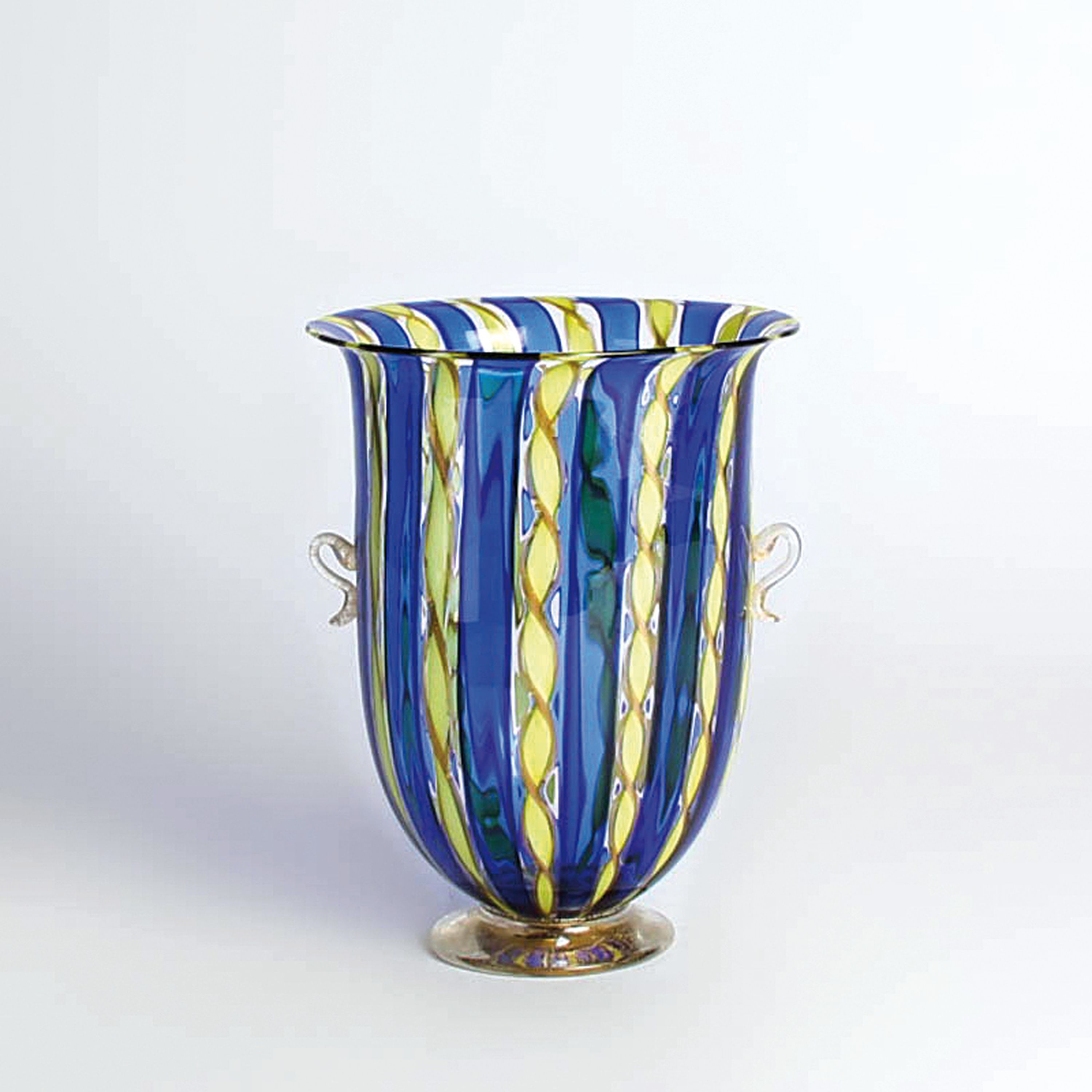 Detail a: 2 a canne bzw. zanfirico-Vasen, Fratelli Toso, Murano, 1960-70, Henkelvase mit gedrehten gelb cannes H. 20 cm; gestufte Vase mit grünen und blauen ...