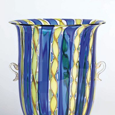 26924273e - 2 a canne bzw. zanfirico-Vasen, Fratelli Toso, Murano, 1960-70, Henkelvase mit gedrehten ...