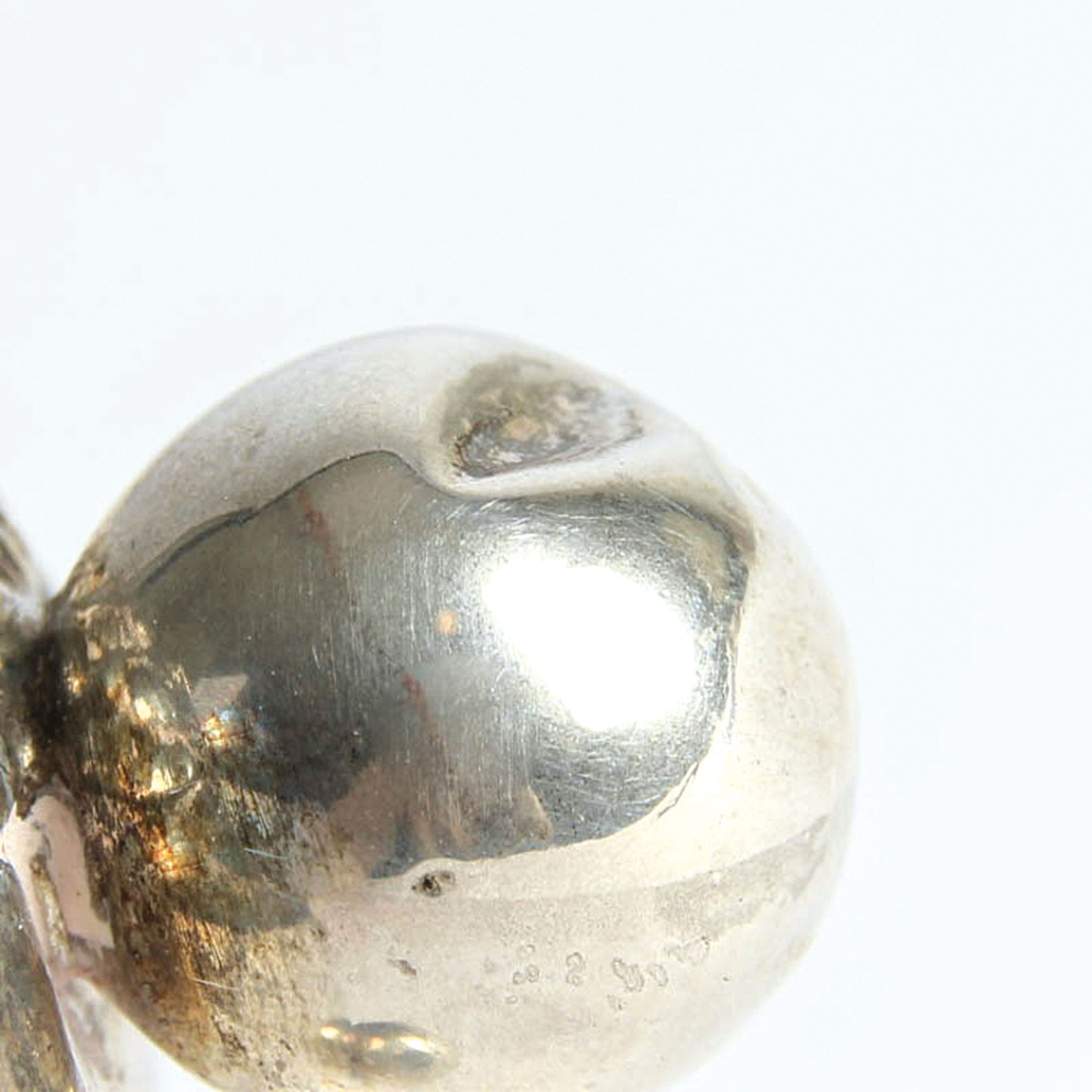 Detail h: Kugelfußbecher, Kopenhagen, Mitte 19.Jh., Silber, innen vergoldet, Datierung verschlagen, Meistermarke ungedeutet, ca. 89g,H. 8,5 cm, min. verbeult ...