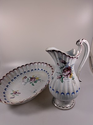 26924671a - Waschgarnitur/Lavabo, Straßburg, um 1760, Fayence, reiche Blumenmalerei, gerippte ...