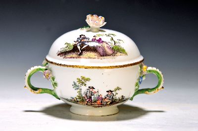 Image Deckeltasse ohne Untertasse, Meissen, um 1745/50, Porzellan, mit vier figürlichen ...