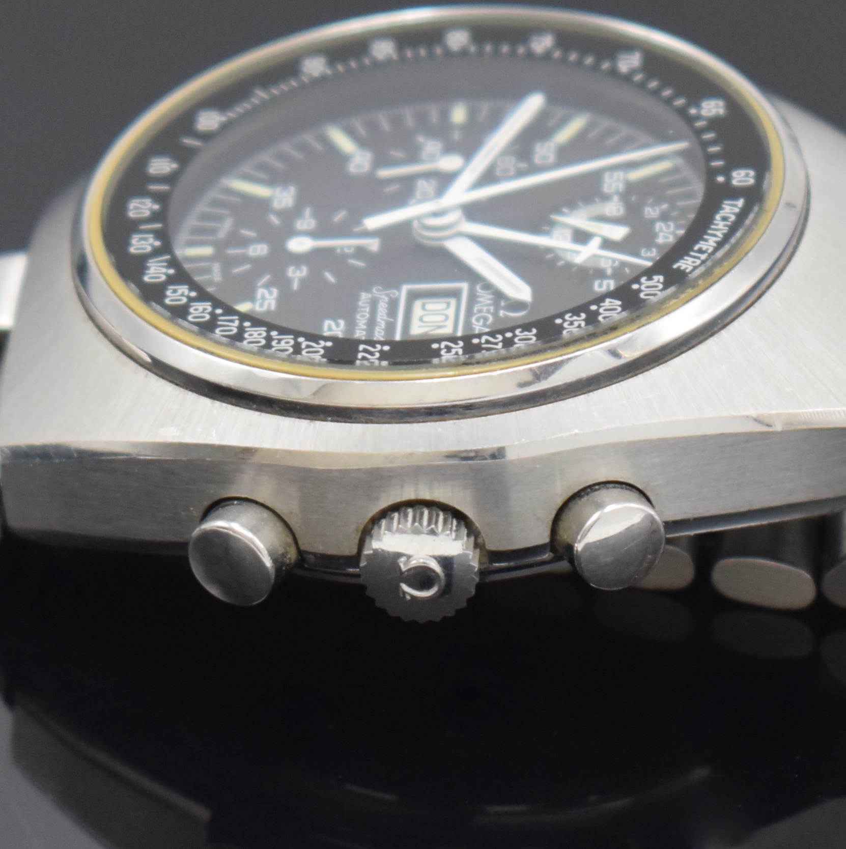 Detail b: OMEGA Speedmaster Automatic Armbandchronograph sogenannte Mark 4,5 Referenz 176.0012, Schweiz um 1985, verschr. Geh. inkl. orig. Gliederband m. ...