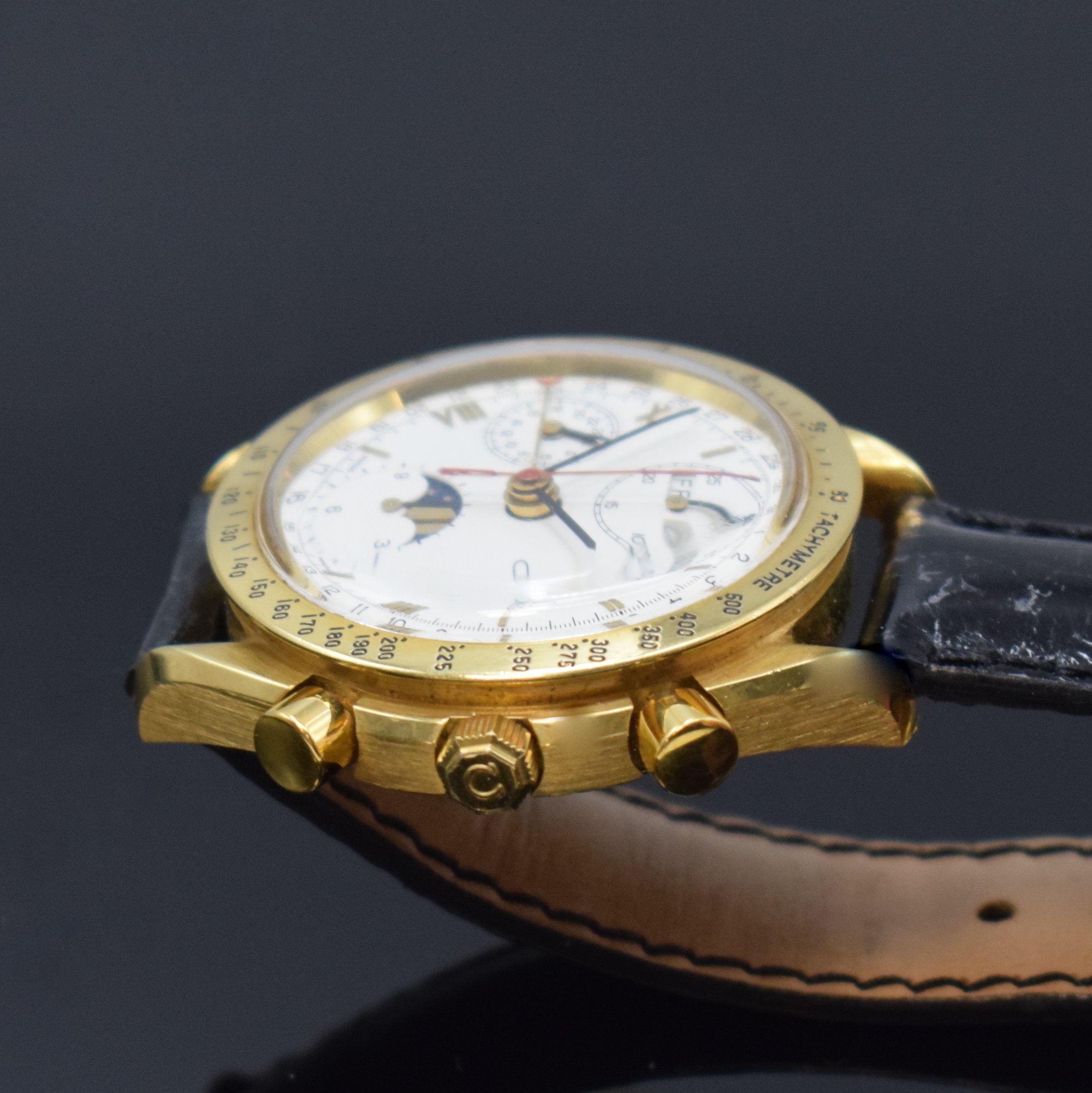 Detail c: OMEGA astronomische Herrenarmbanduhr Golden Gate Chronograph mit Vollkalenderanzeige in GG 750/000 Referenz 175.0034, Automatik, Schweiz um 1990, ...