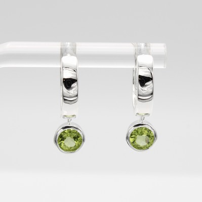 Image 26925256 - Paar Klappcreolen mit Peridots, 925er Silberfac. Peridots als Abhängungen, Creold. ...