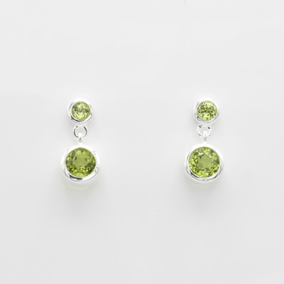 Image 26925257 - Paar Ohrstecker mit Peridots, 925er Silber, runde, fac. Peridots