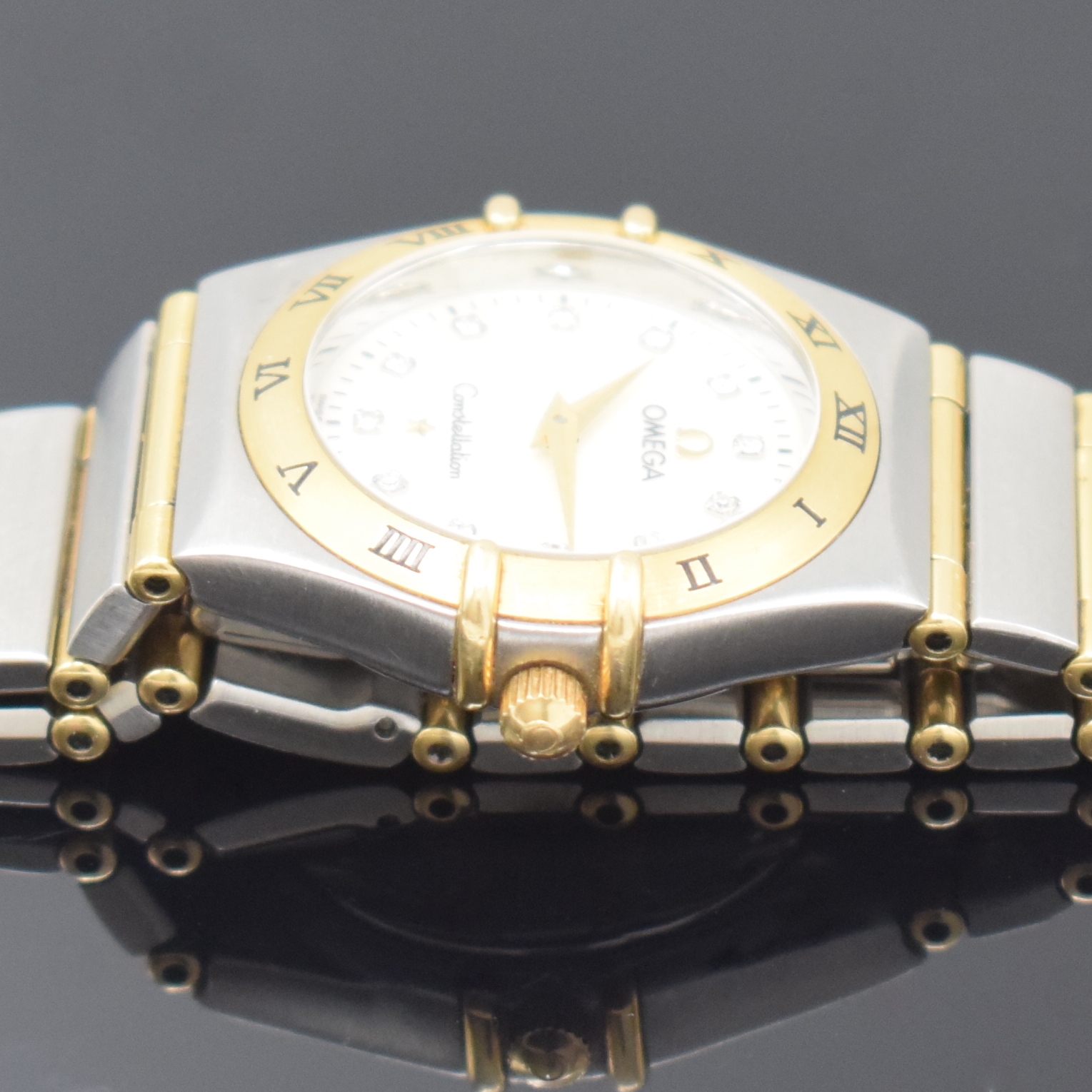 Detail c: OMEGA Constellation Damenarmbanduhr in Stahl/ Gold Referenz 795.1202/127.275.00, Schweiz verk. lt. beil. Garantie 04/1998, quarz, orig. Gliederband ...