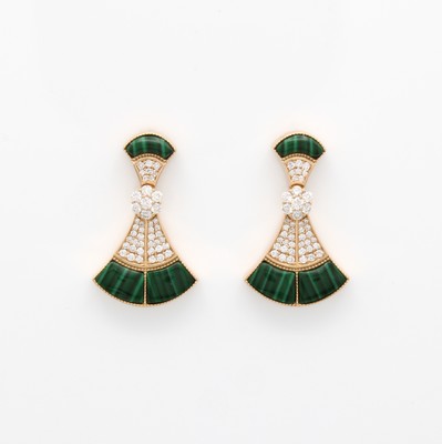Image Paar Ohrstecker mit Brillanten und Malachiten, RG 750/000, Malachite zus. ca. 2,60 ct, ...