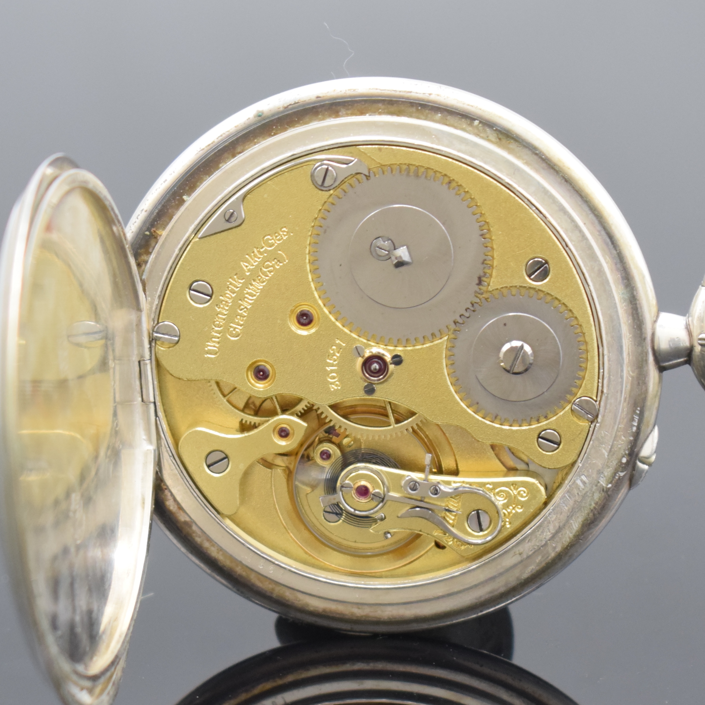 Detail e: DEUTSCHE PRÄZISIONSUHR GLASHÜTTE SA offene Herrentaschenuhr in Silber, Deutschland um 1905, Silbercuvette, Emailzifferbl. m. arab. Zahlen, gold. ...