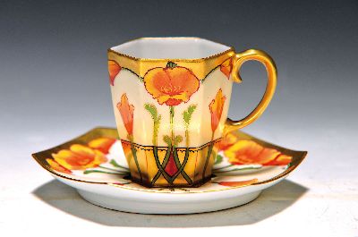 Image Jugendstil-Mokkatasse, Limoges um 1889, Porzellan, feine polychrome Bemalung von ...