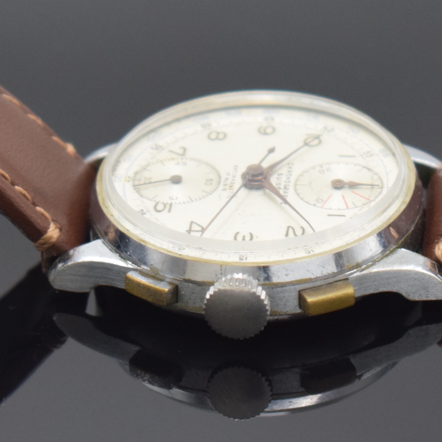 Detail b: CHRONOGRAPHE SUISSE Schaltradchronograph Kaliber Venus 170, Schweiz 1940er Jahre, Handaufzug, verchr. Gehäuse, Stahlboden aufgedr., silb. Zifferbl. ...