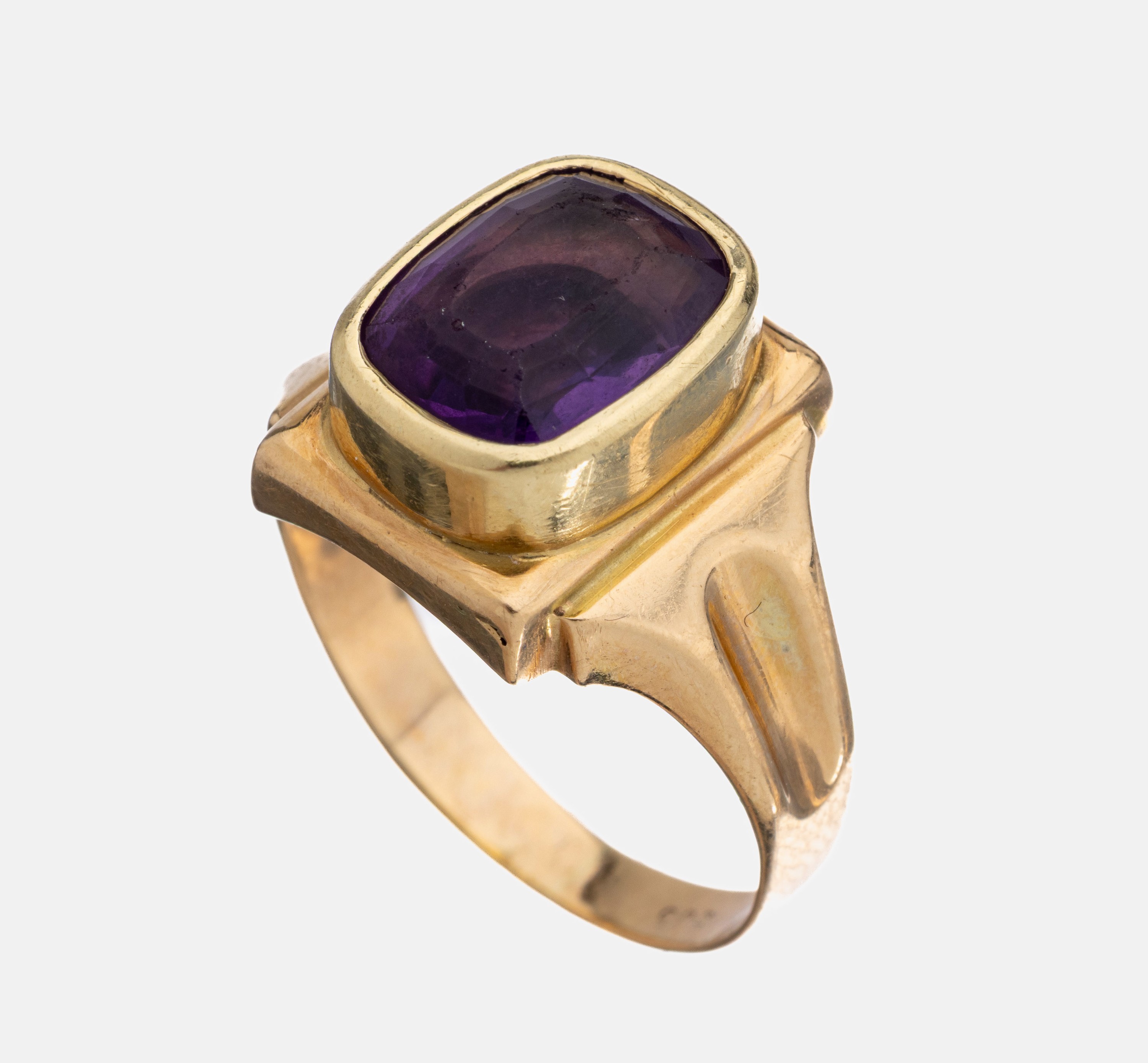14 kt Gold Amethyst-Ring, GG 585/000, ovalfacett. Amethyst, Kerben, RW 61, ca. 6.2 g