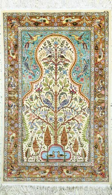 Image Hereke Seide fein signiert, Türkei, Ende 20.Jhd, reine Naturseide, ca. 104 x 66 ...