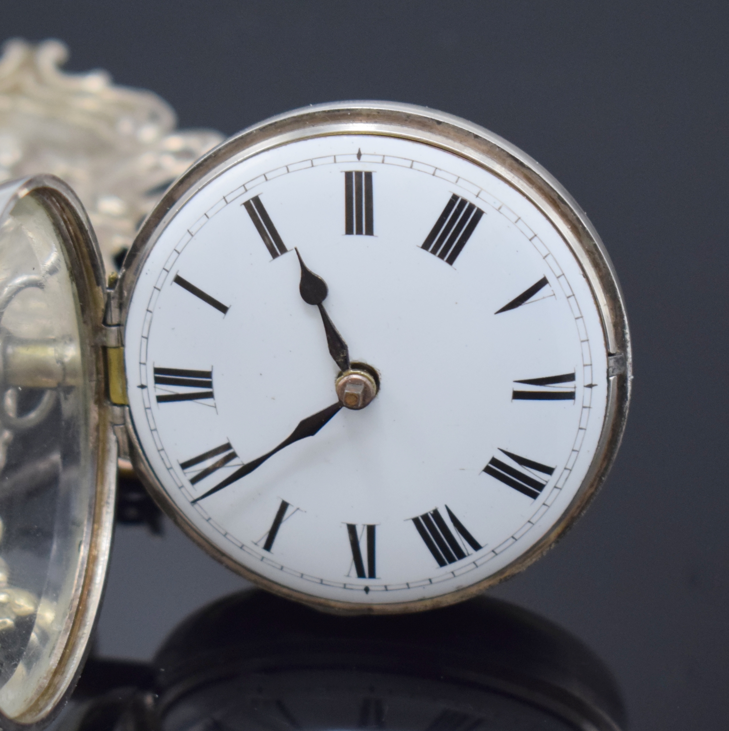Detail c: HENRY BOURN Spindeltaschenuhr in Silber mit Chatelain, London lt. Hallmark 1812, grav. Übergeh., Geh. l. dell., Emailzifferbl. m. röm. Zahlen, ...