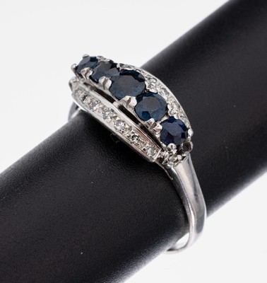 Image 14 kt Gold Saphir-Diamant-Ring, WG 585/000,gepr., 3 rhg., mittig mit 5 rundfacett. ...